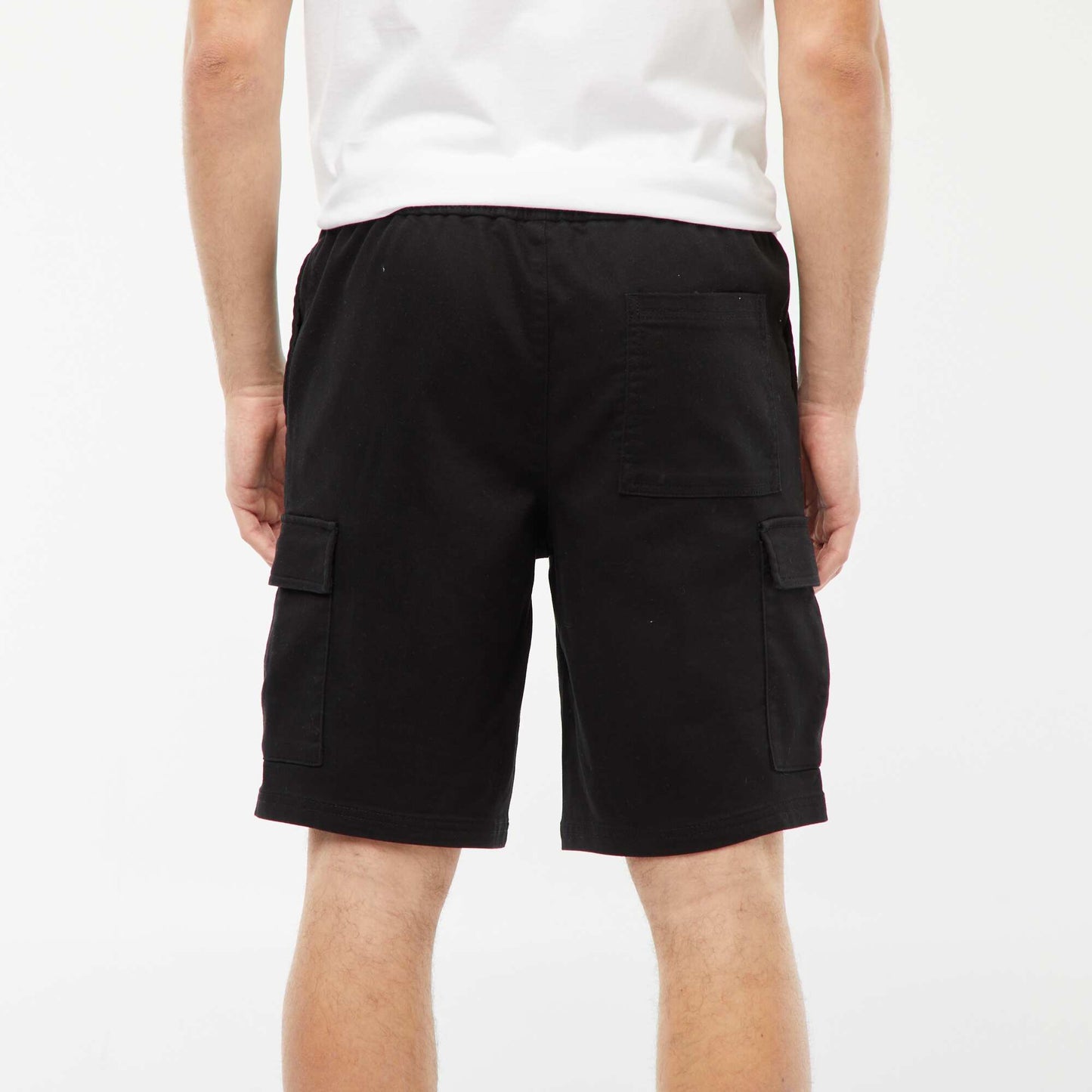 Straight-leg Bermuda shorts with flap pockets BLACK