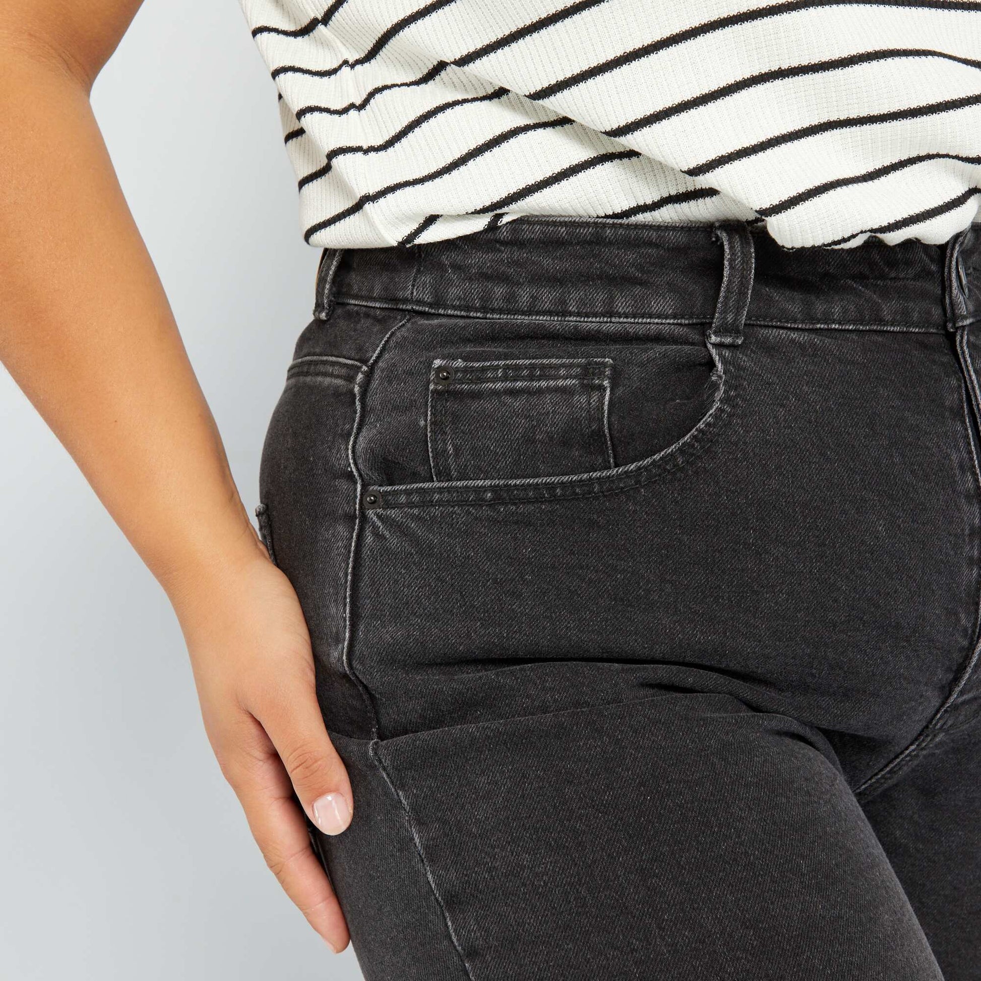 Buy Mom-Fit Jeans L30 Black for Women Kiabi UAE