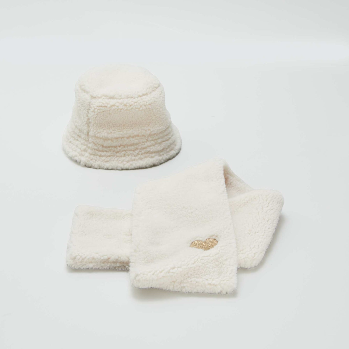Faux fur beanie + golden 'heart' scarf - 2-piece set BEIGE
