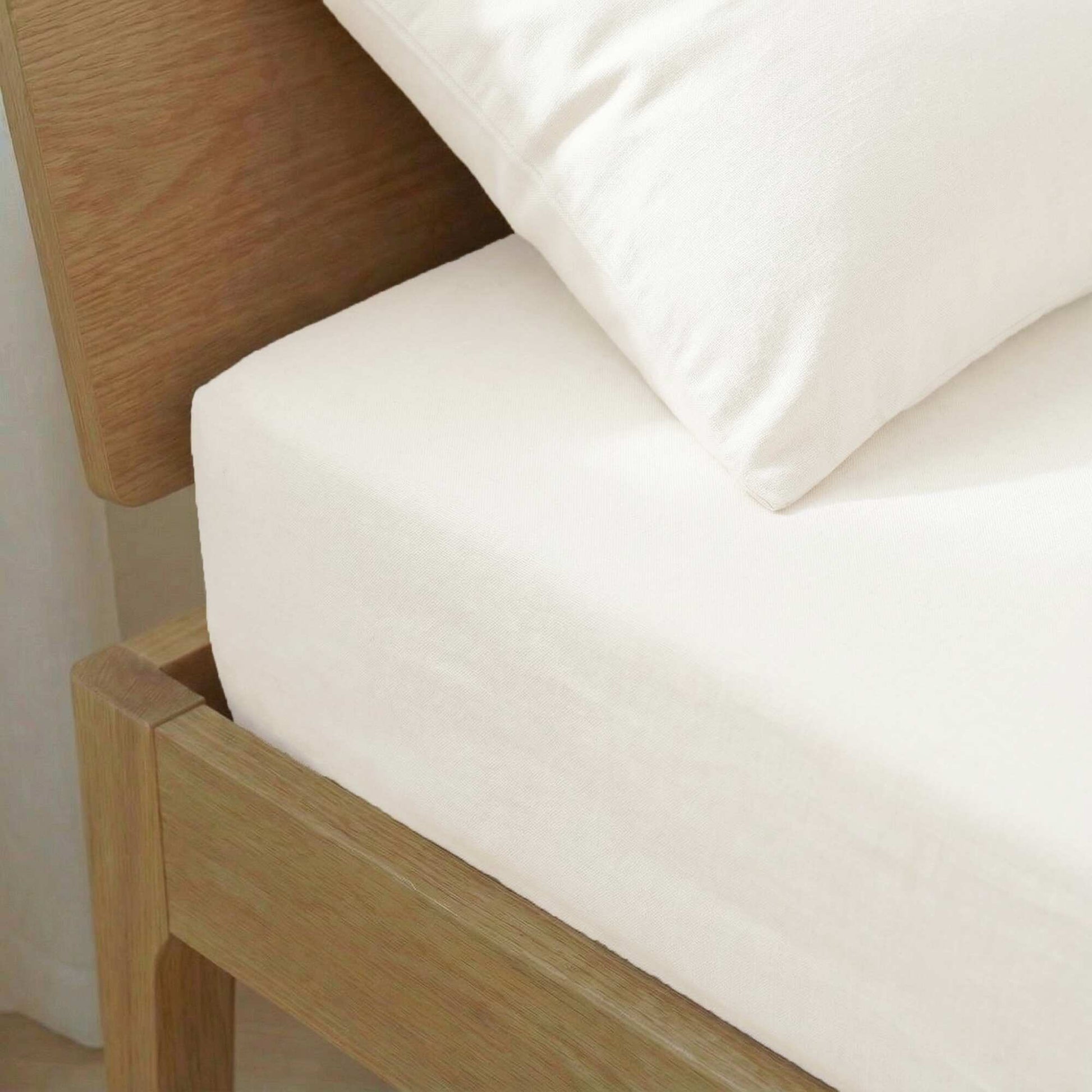Solid Fitted Sheet 140 x 200 cm WHITE