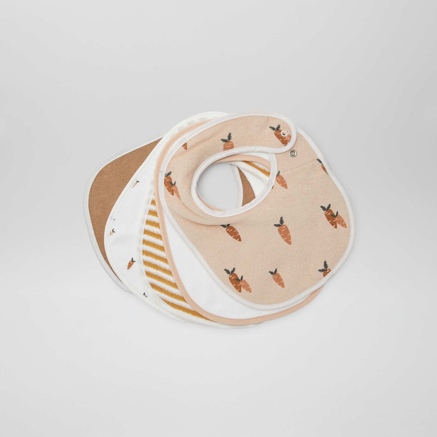 5 bibs with decorative prints and press-stud fastening BROWN