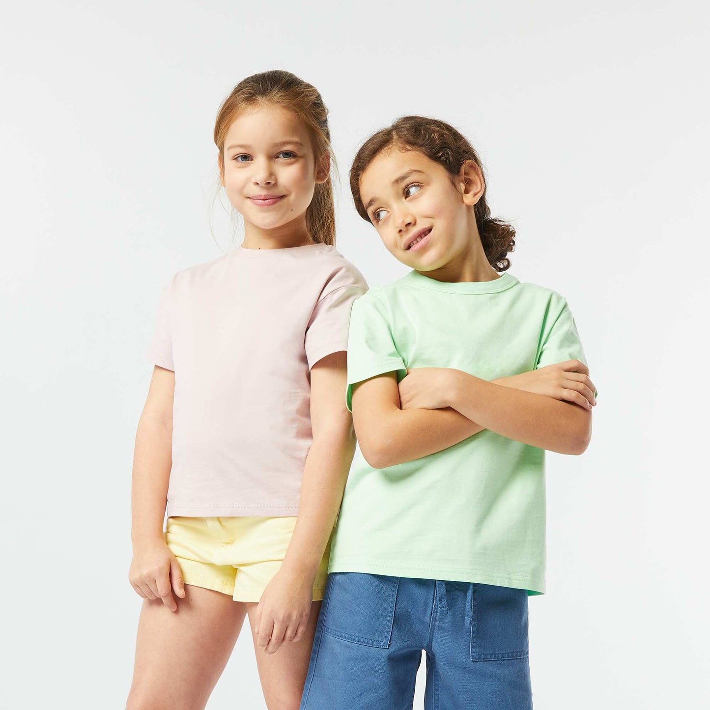 Basic short-sleeved T-shirt with round neck GREEN