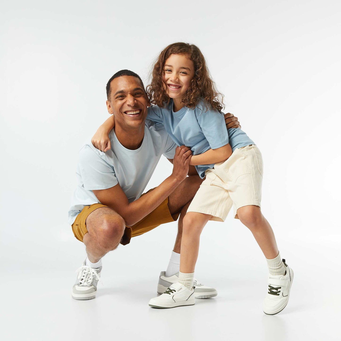 Basic short-sleeved T-shirt with round neck BLUE