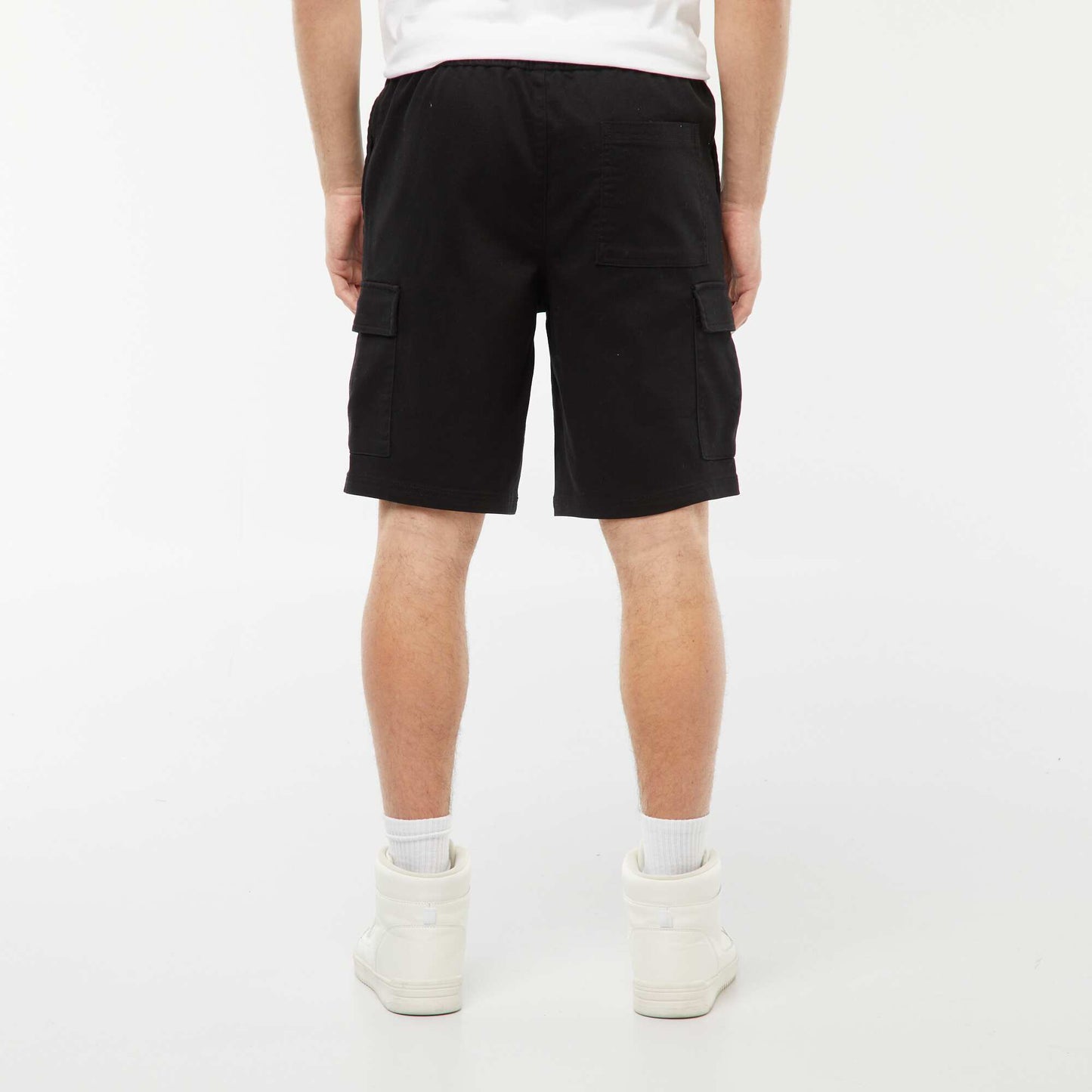 Straight-leg Bermuda shorts with flap pockets BLACK