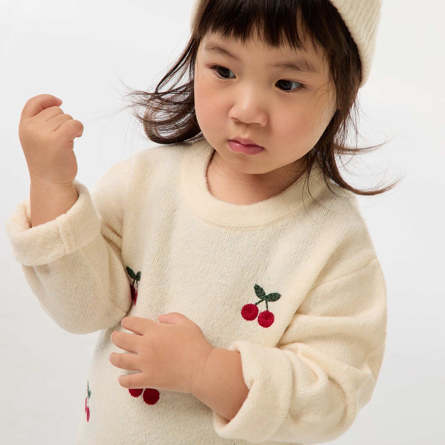 Round Neck Sweater with Embroidery WHITE