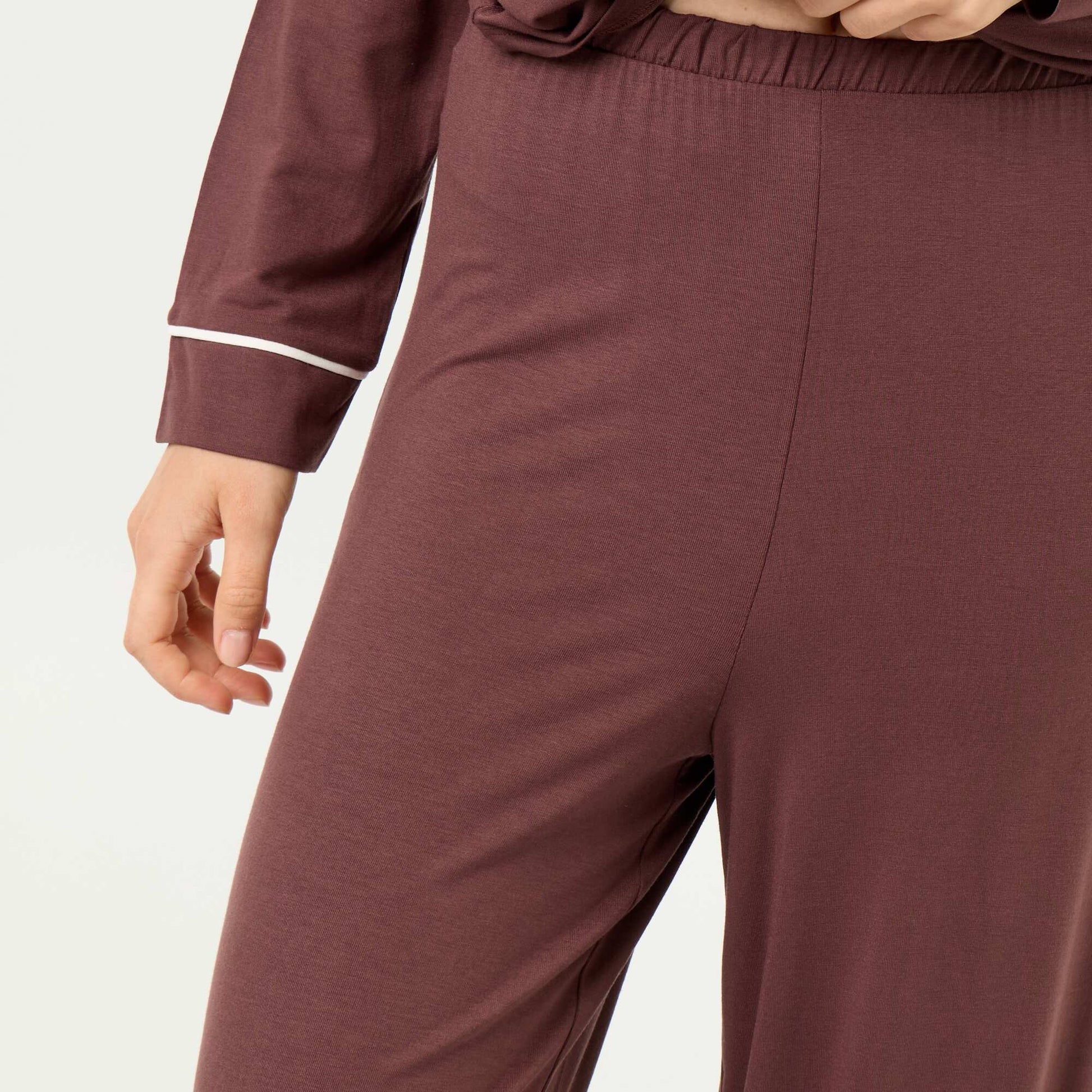 Soft Stretch Knit Long Pyjamas - 2-Piece Set BROWN