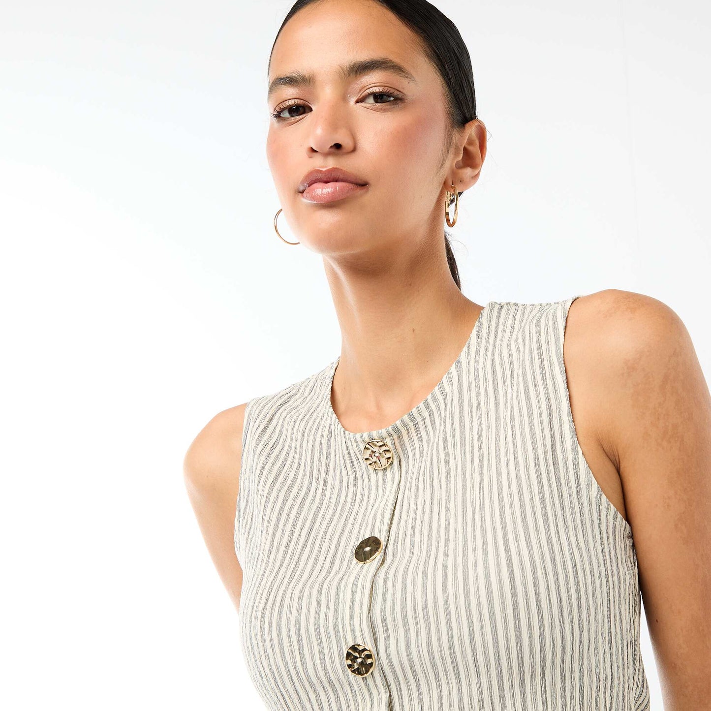 Sleeveless Top with Hammered Gold Button Opening WHITE