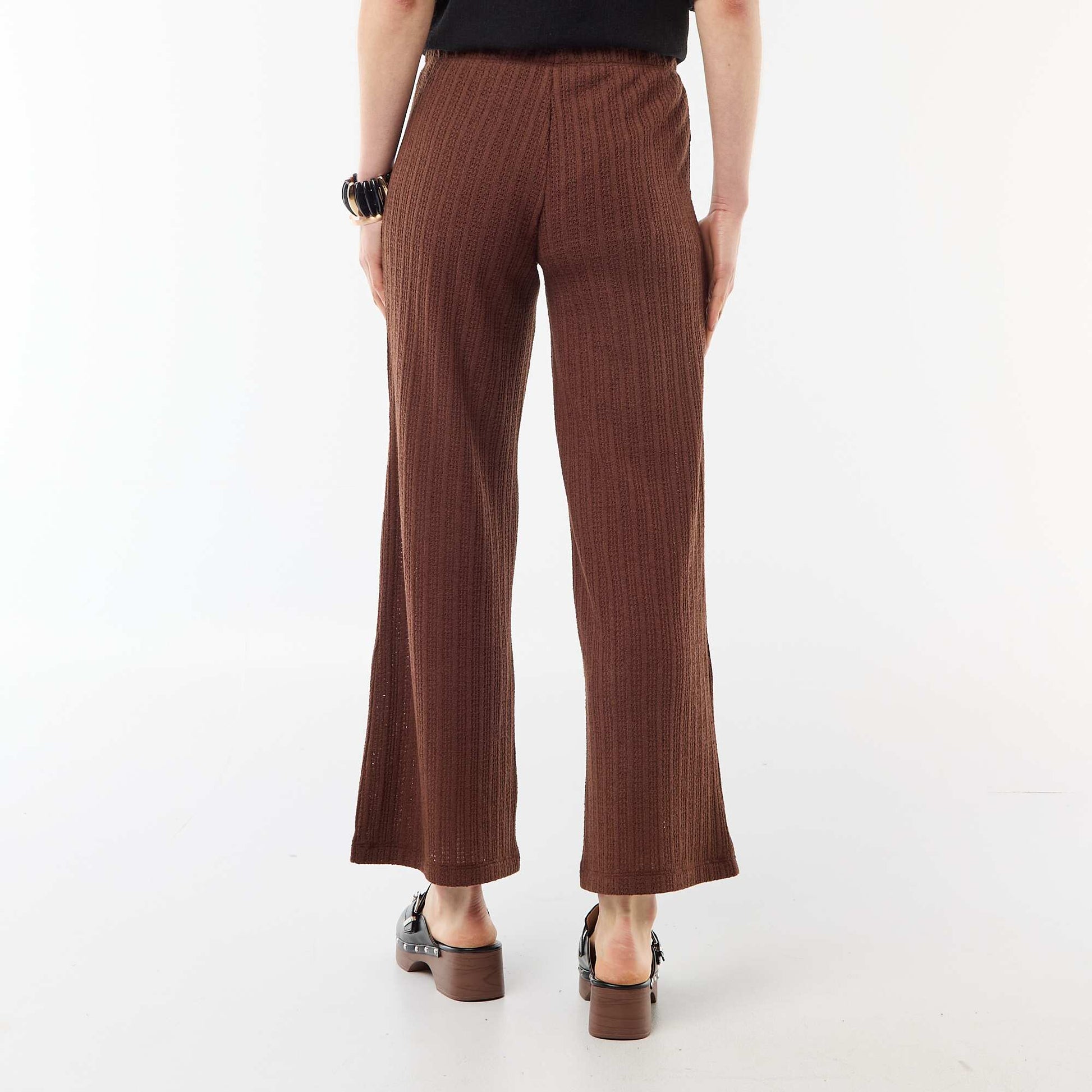 Wide-leg open-knit trousers BROWN