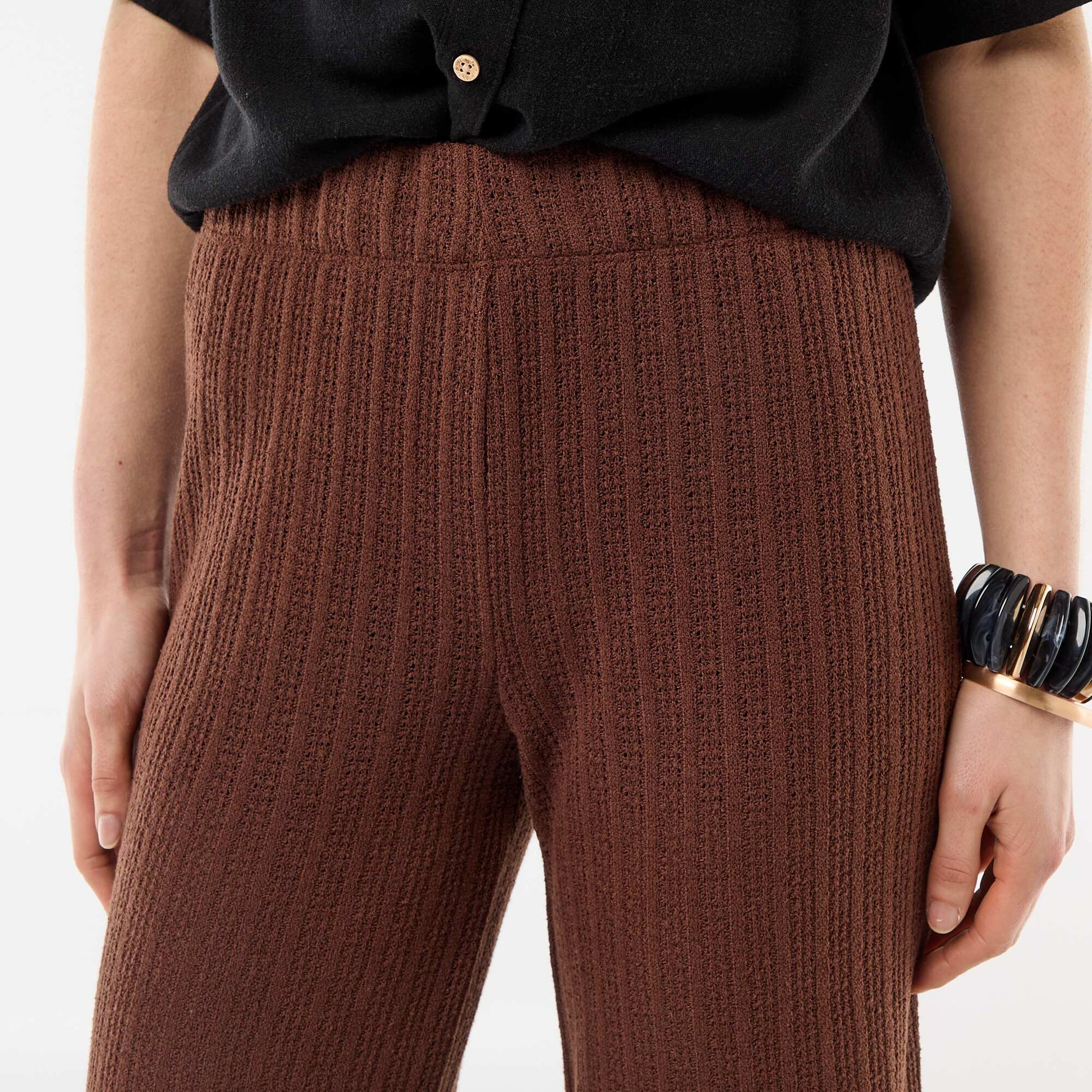 Wide-leg open-knit trousers BROWN