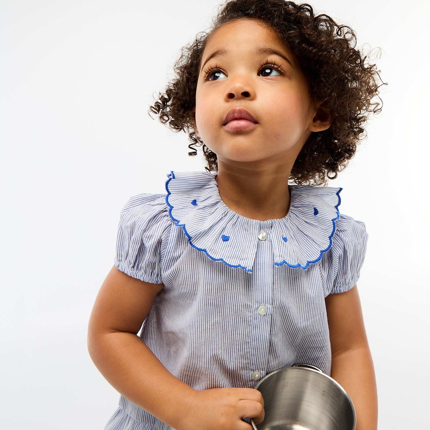 Striped short-sleeved blouse with ruffled hem BLUE