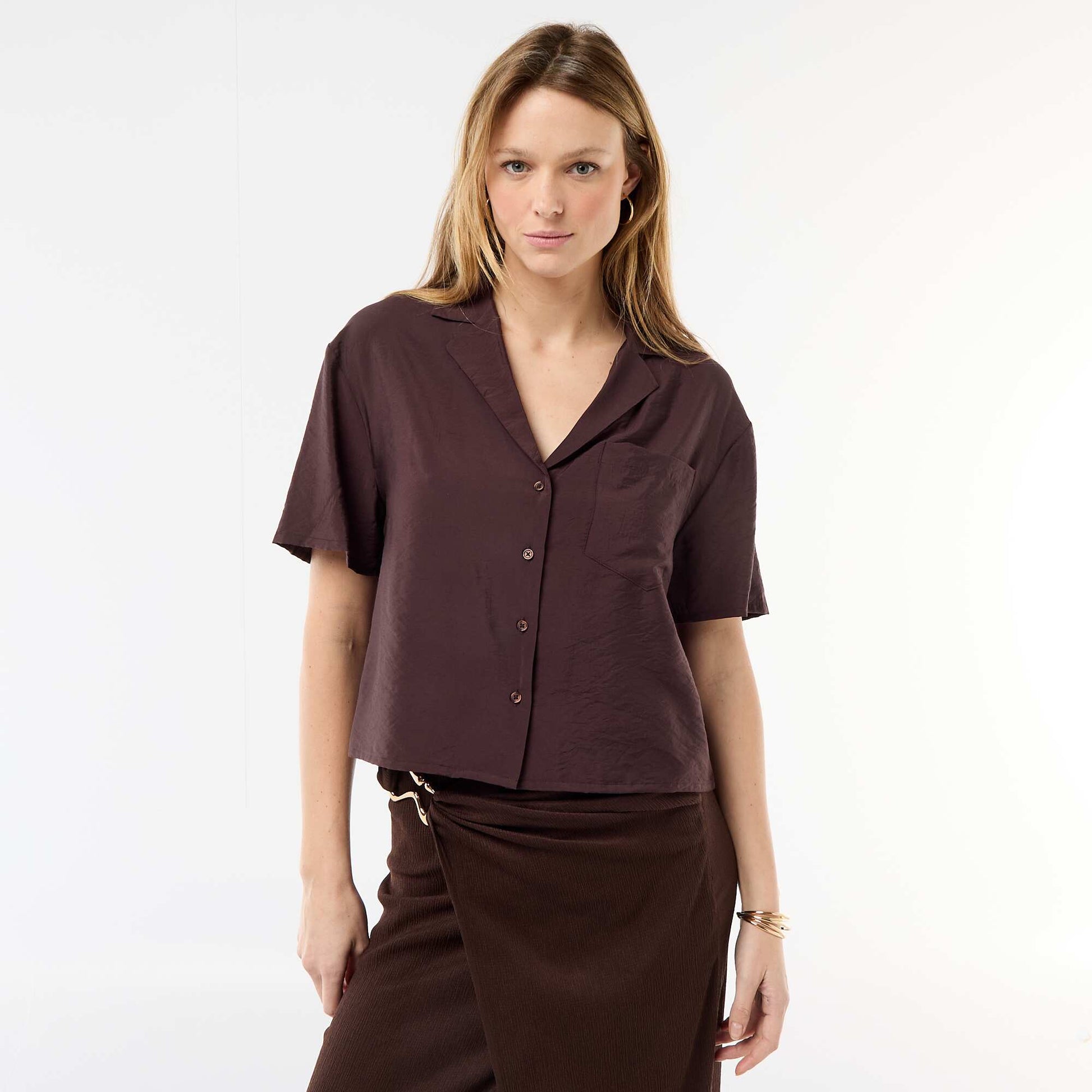 Short-Sleeved Flowy Blouse BROWN