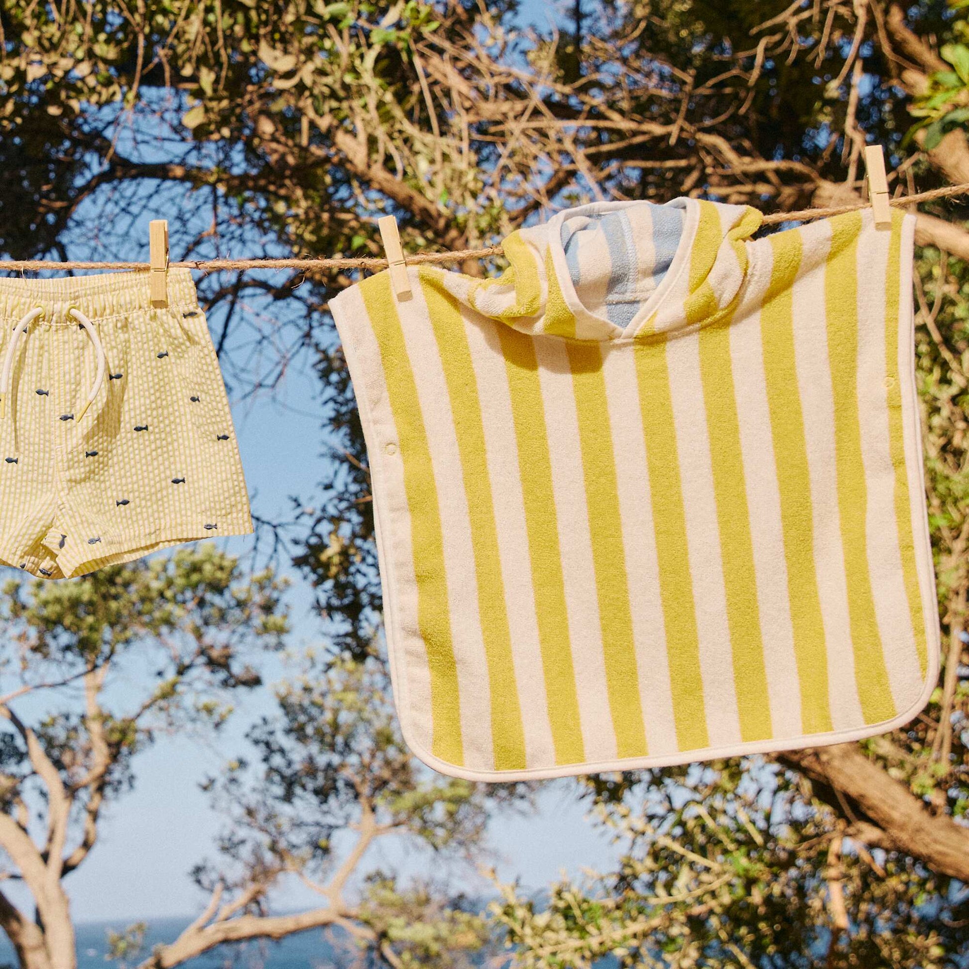 Reversible Terry Hooded Towel YELLOW
