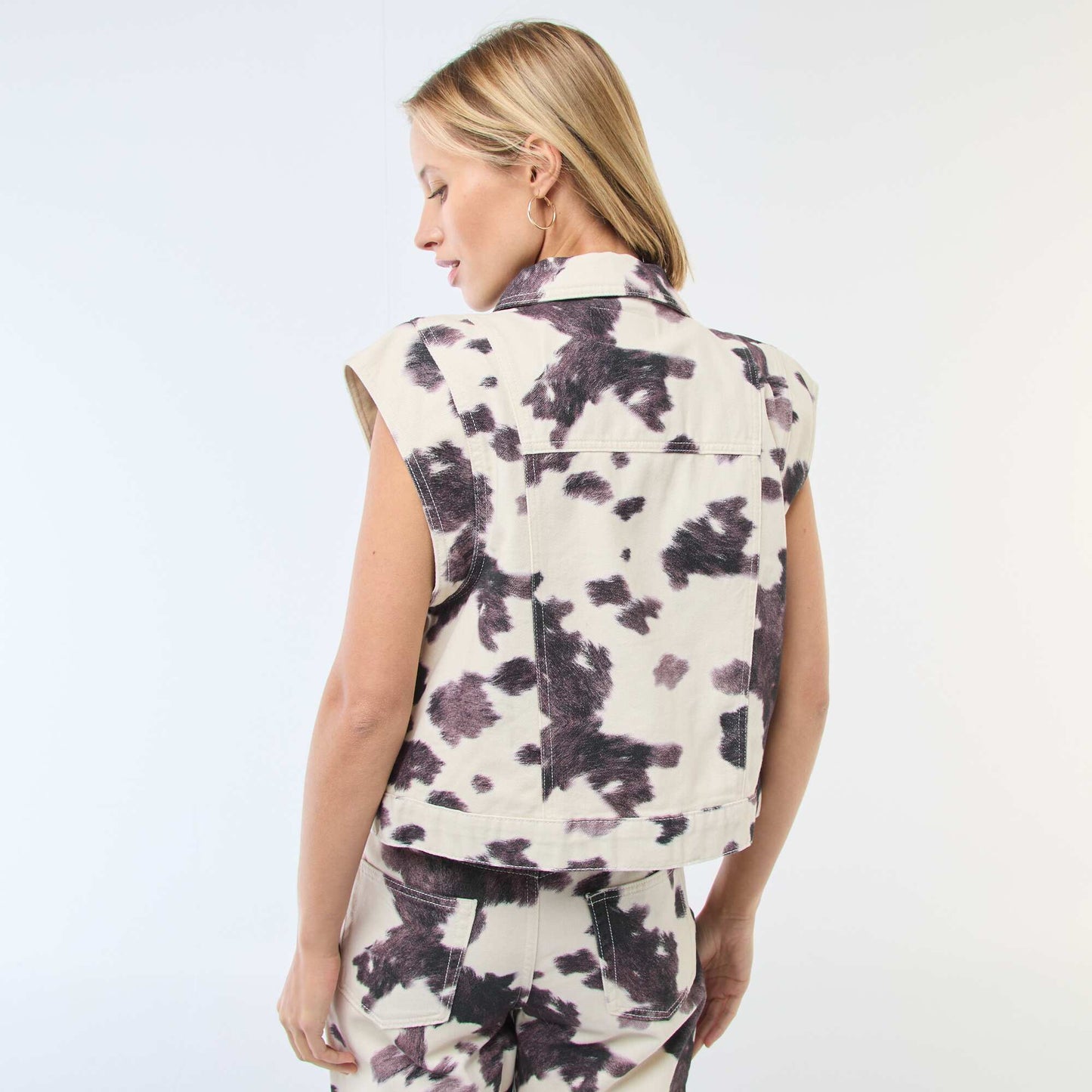 Cow Print Sleeveless Jacket BROWN