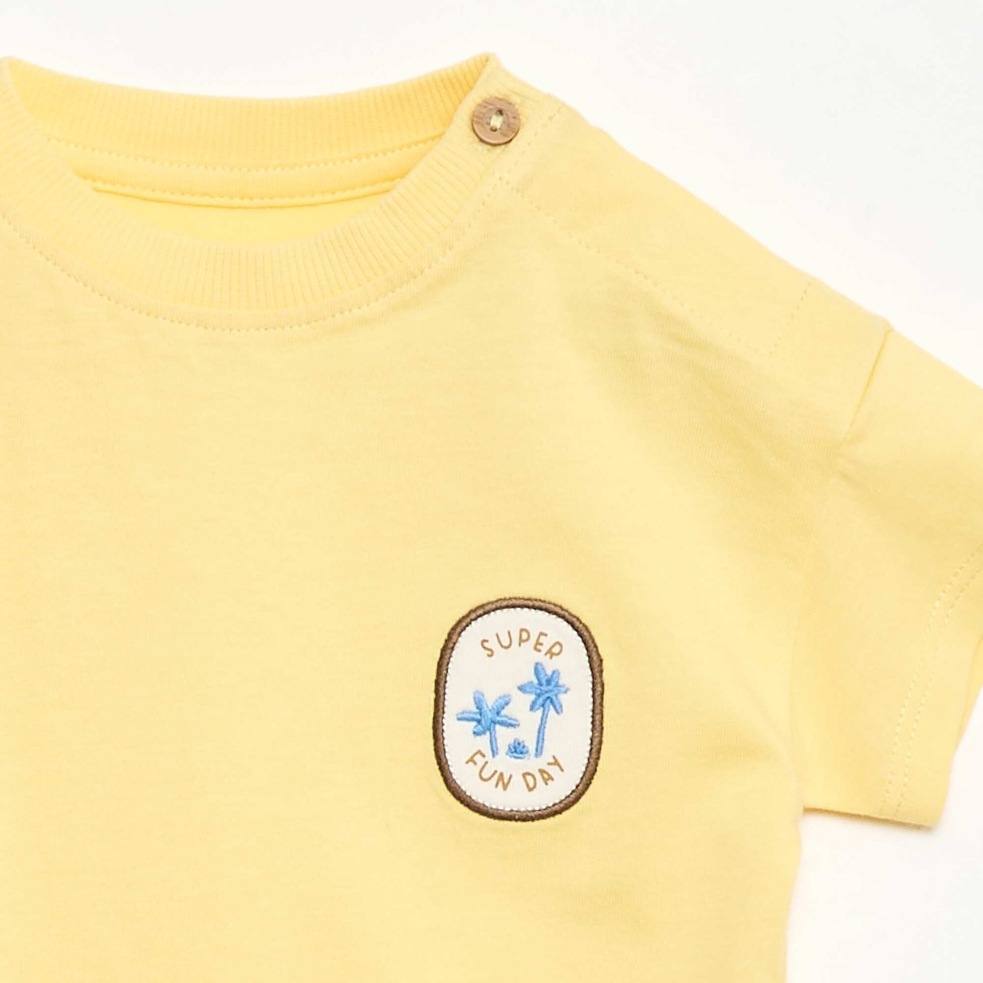 T-shirt with embroidery on chest YELLOW