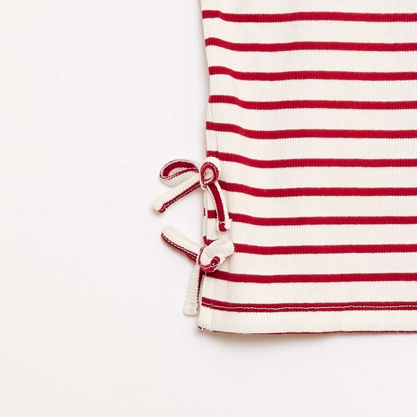 Plain T-shirt with Decorative Knots RED