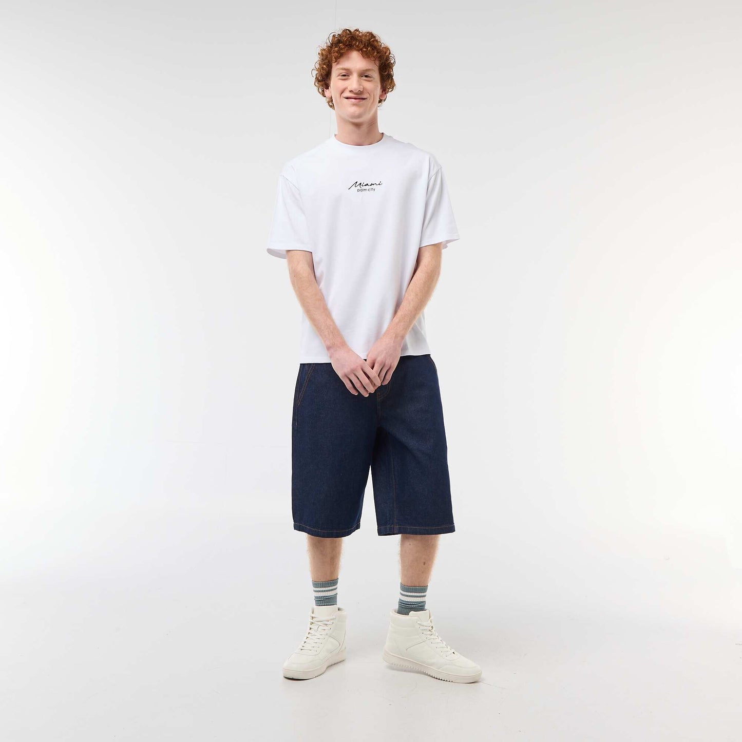 Crew Neck T-Shirt with Contrast Embroidery WHITE