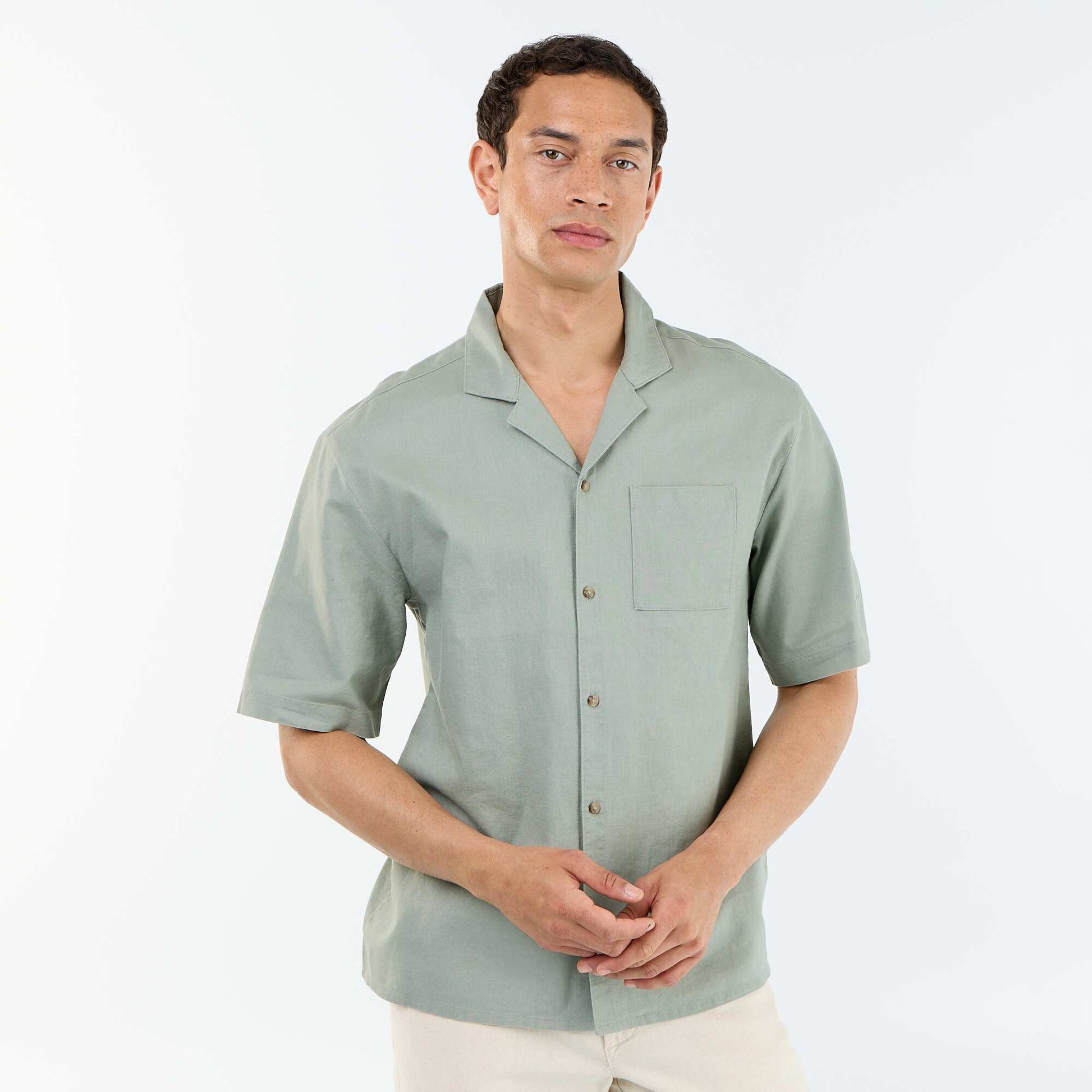 Short-sleeved linen blend shirt with chest pocket GREEN