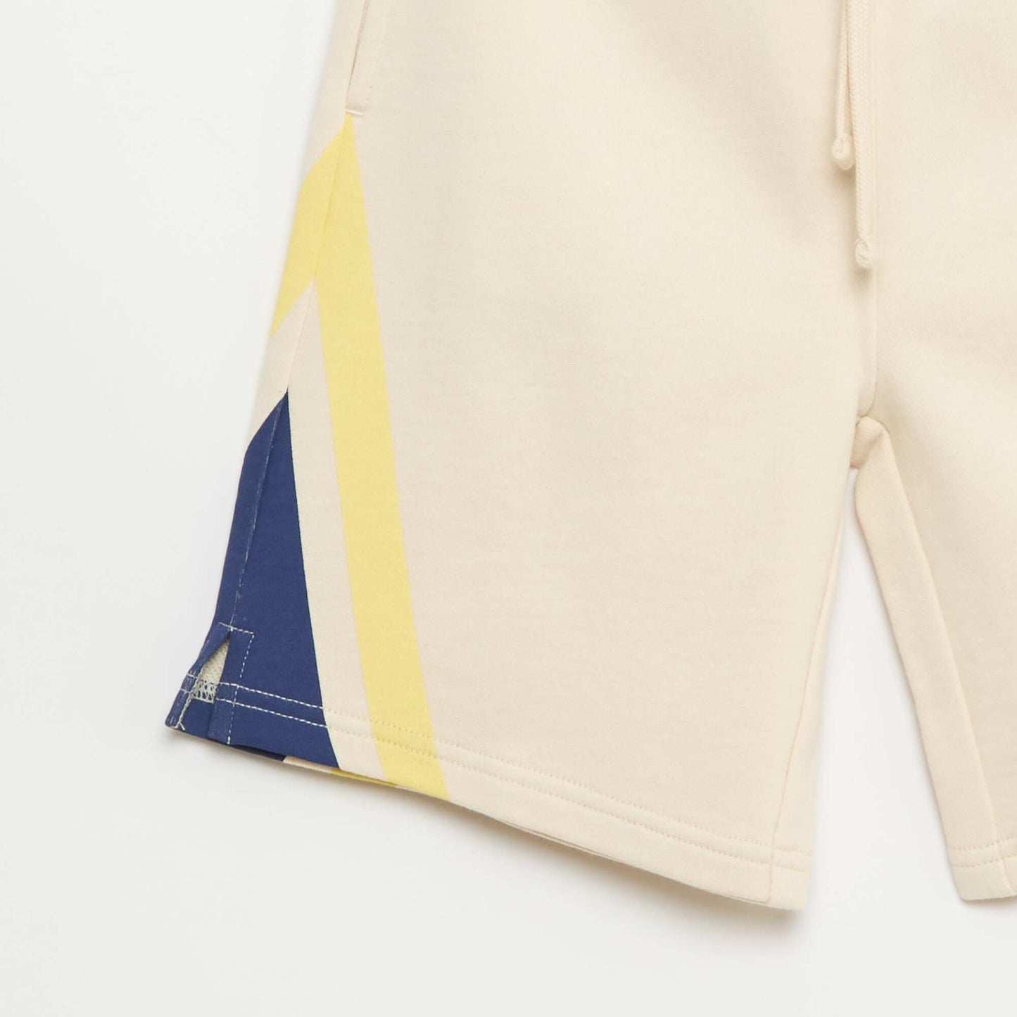 Graphic Print Shorts WHITE