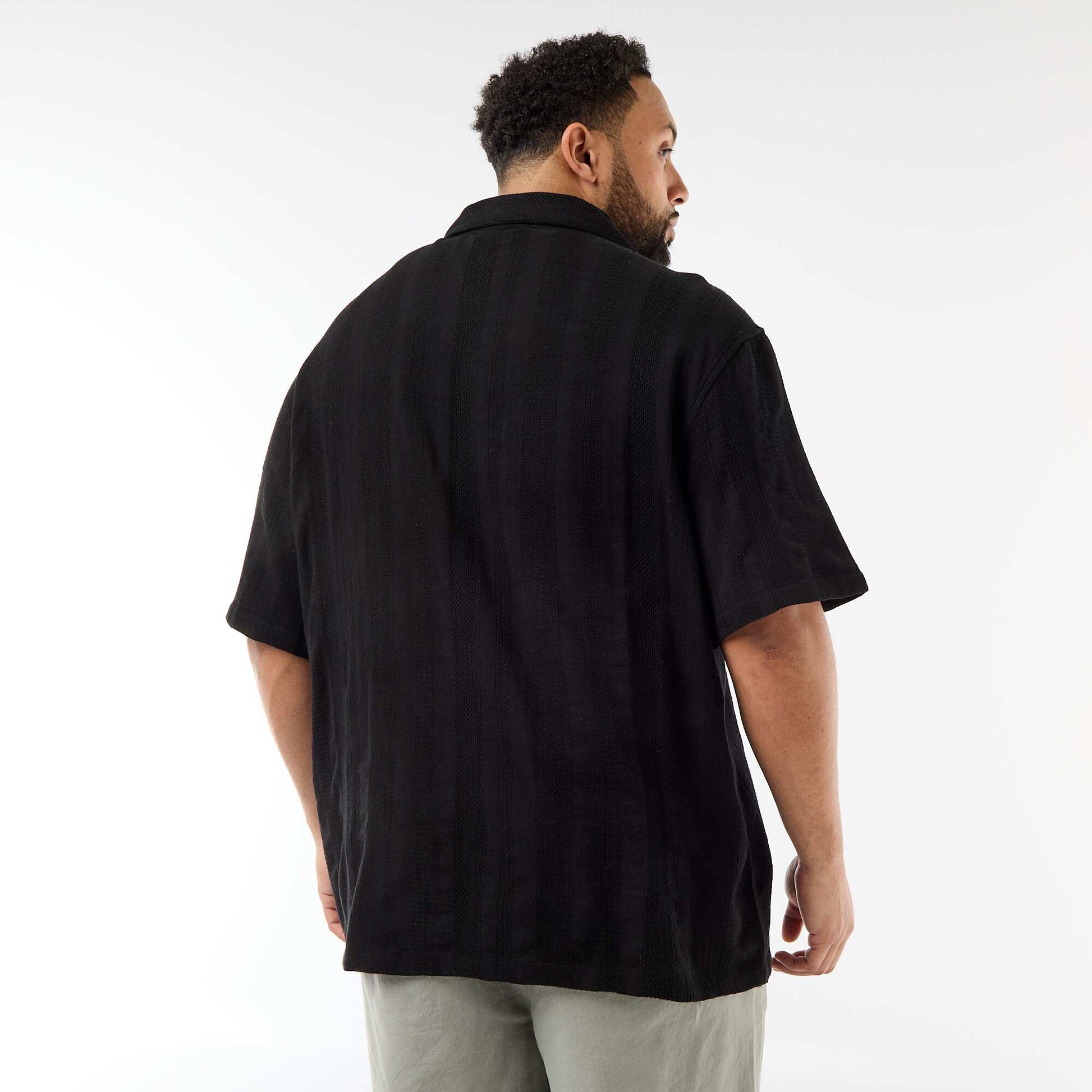 Short-Sleeved Patterned Knit Shirt BLACK