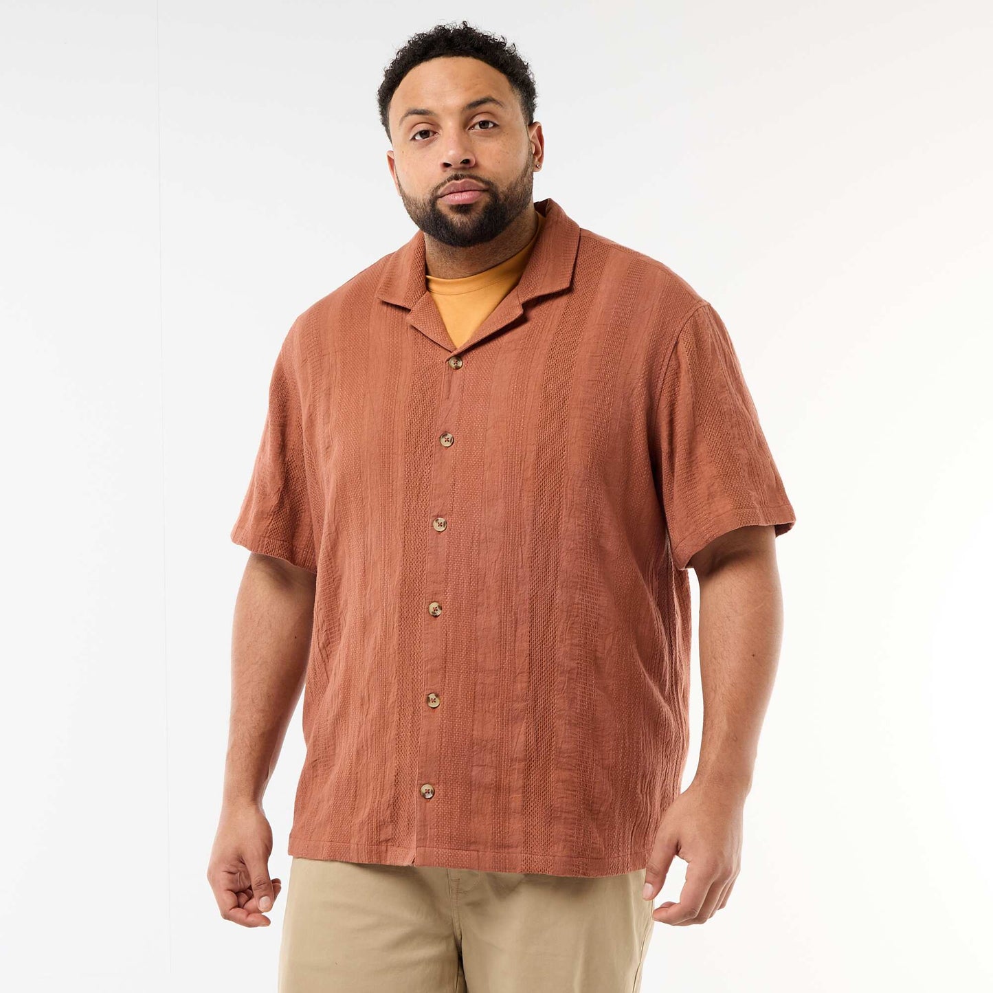 Short-Sleeved Patterned Knit Shirt BROWN