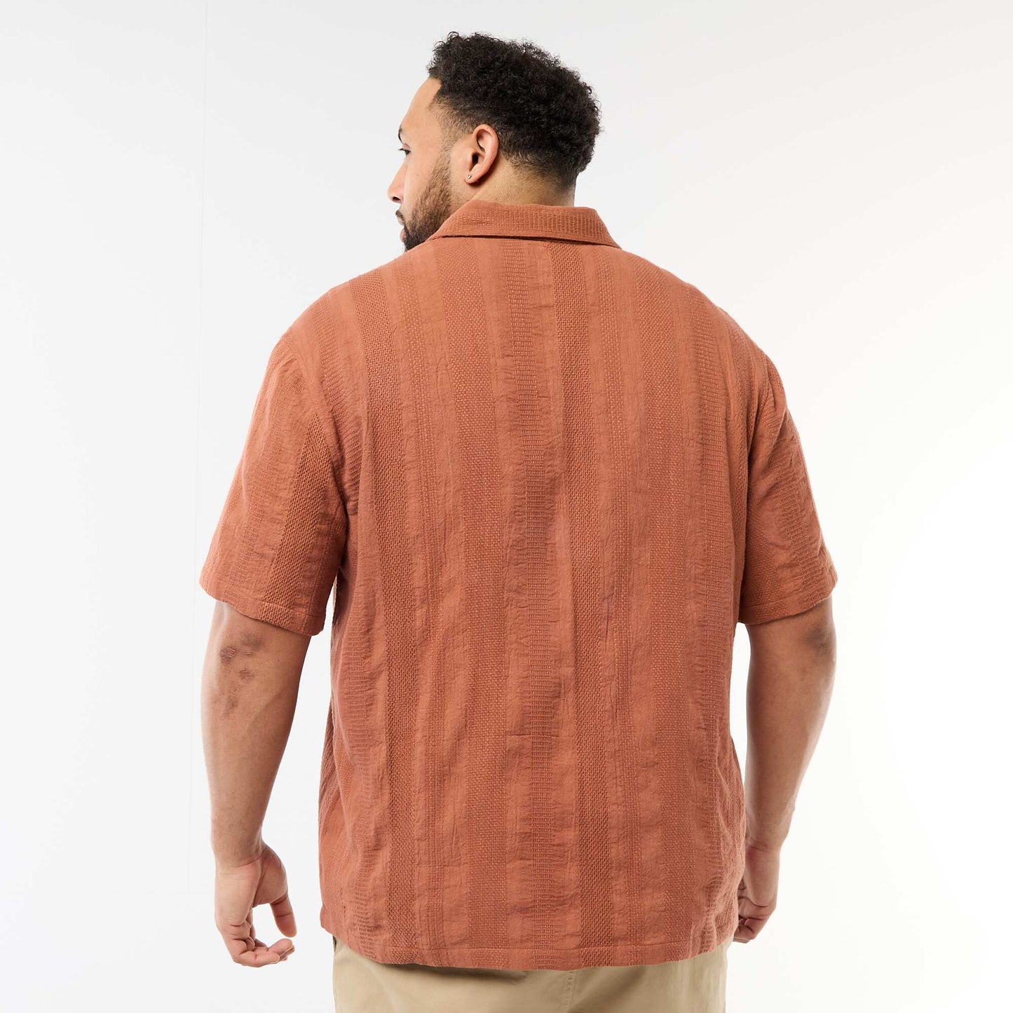 Short-Sleeved Patterned Knit Shirt BROWN