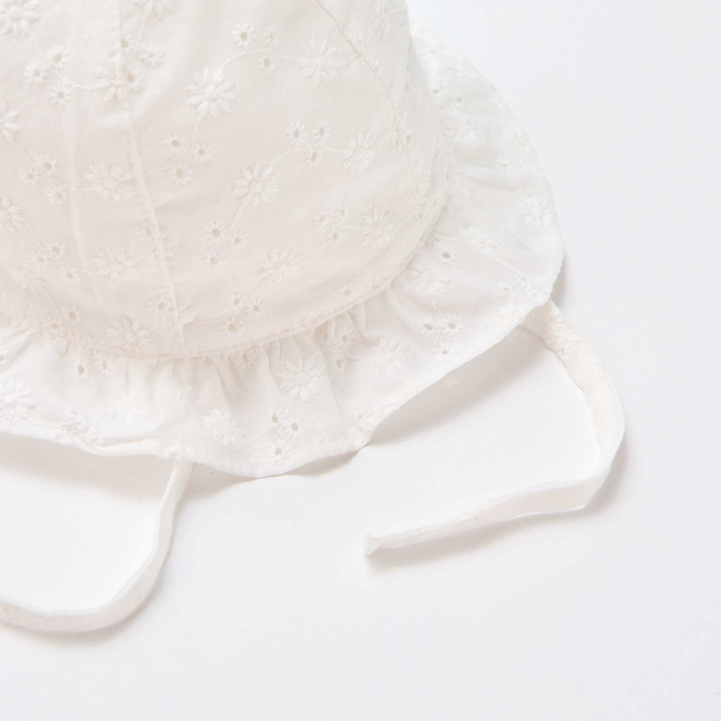 Broderie Anglaise Tie-Up Bucket Hat WHITE