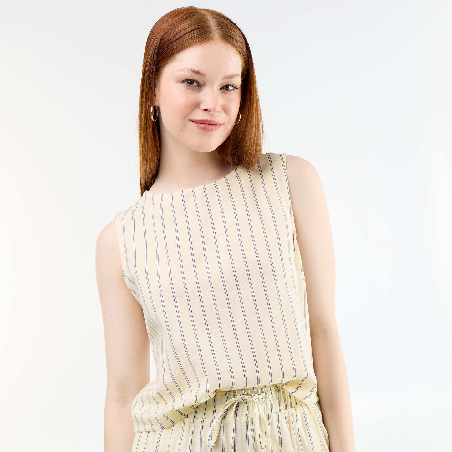 Sleeveless round neck top YELLOW