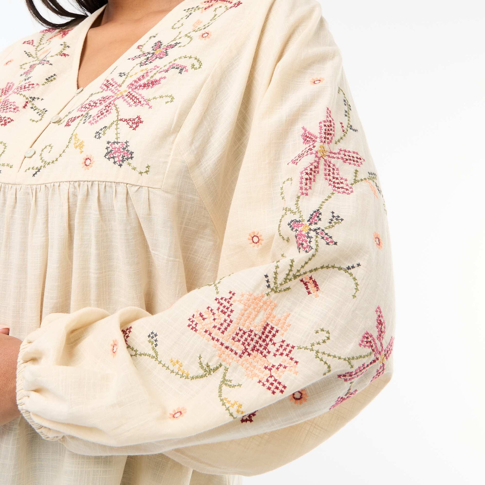 Floral Embroidered Blouse BEIGE