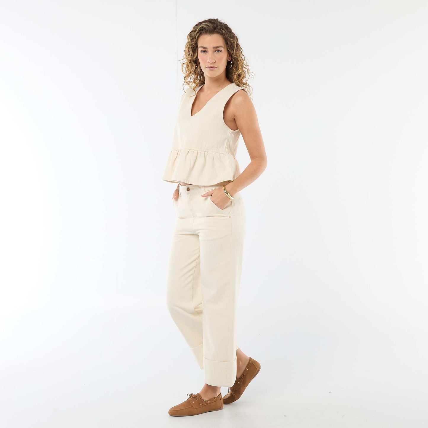 High-Waisted Jeans with Cuffed Hems WHITE