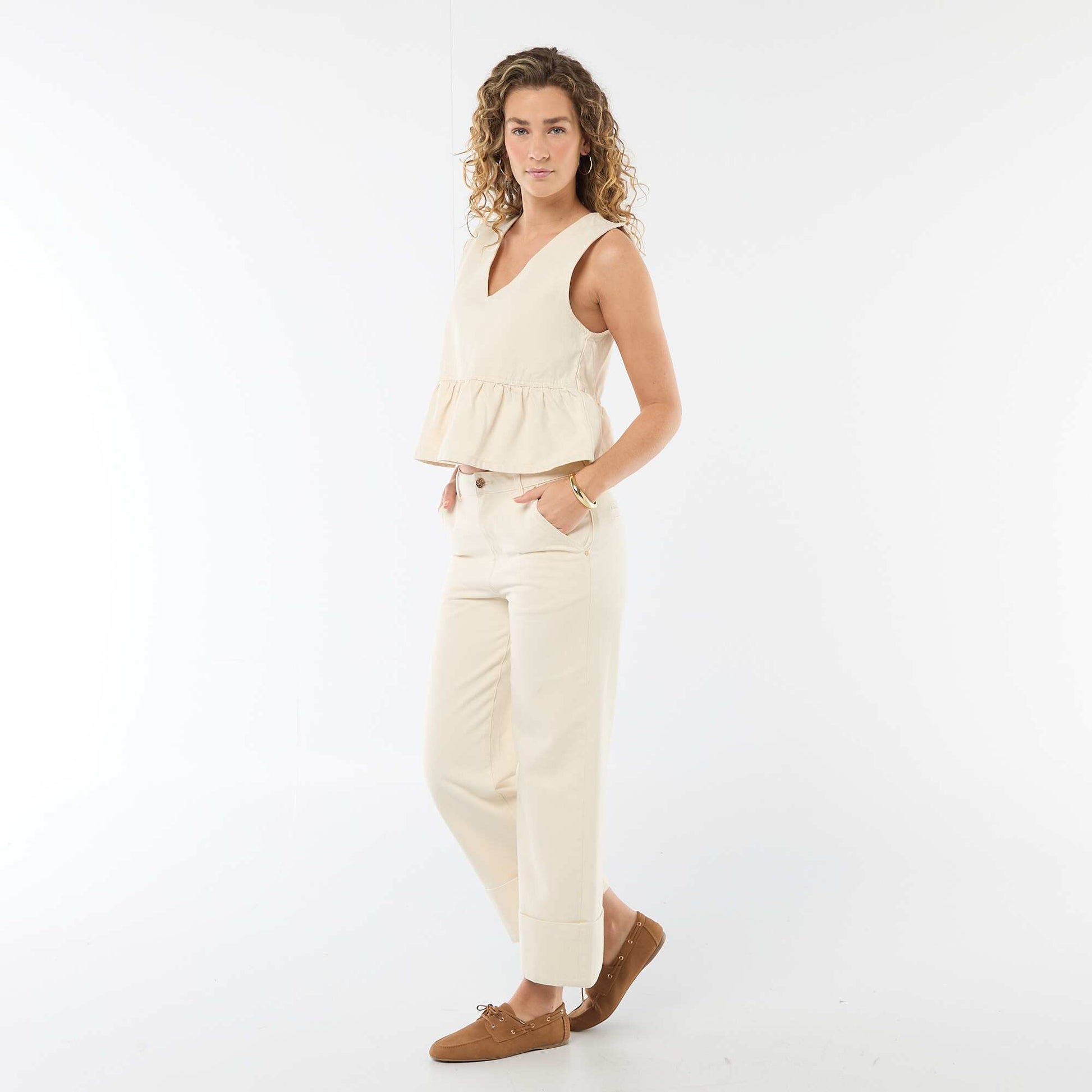 High-Waisted Jeans with Cuffed Hems WHITE