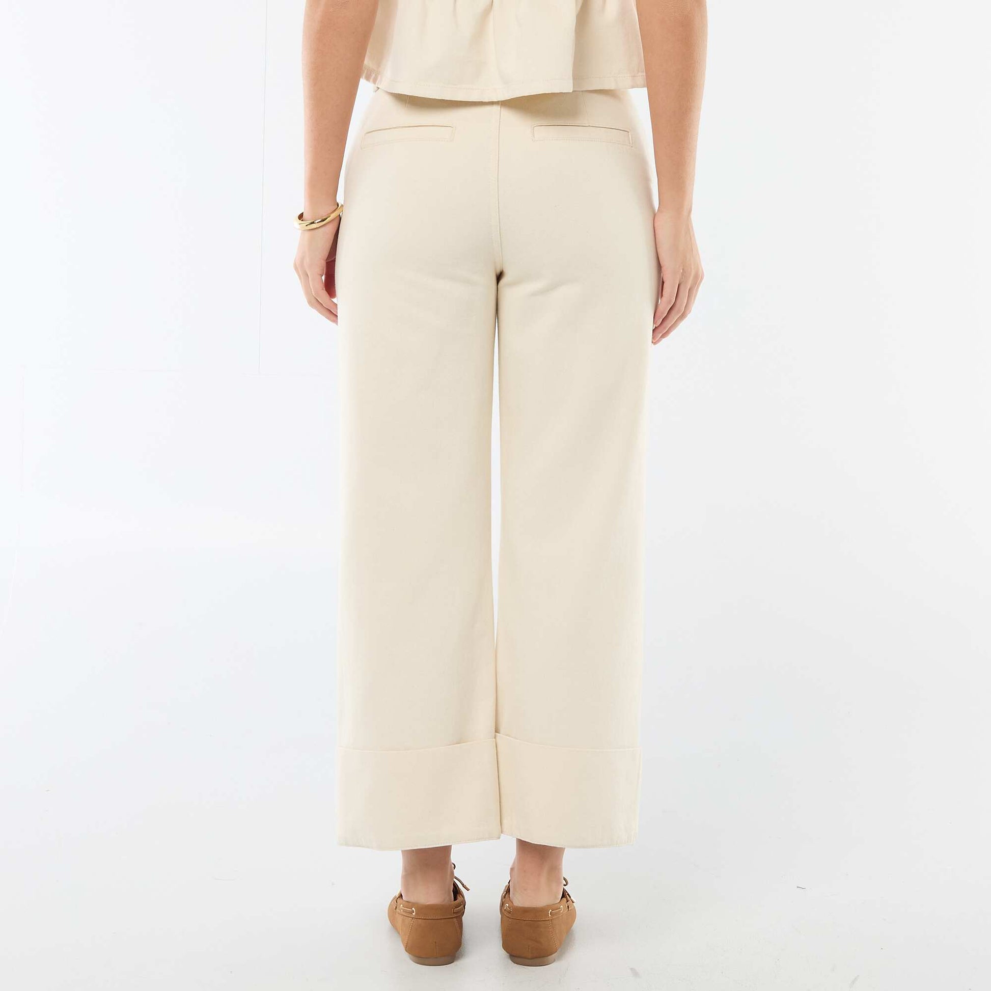 High-Waisted Jeans with Cuffed Hems WHITE