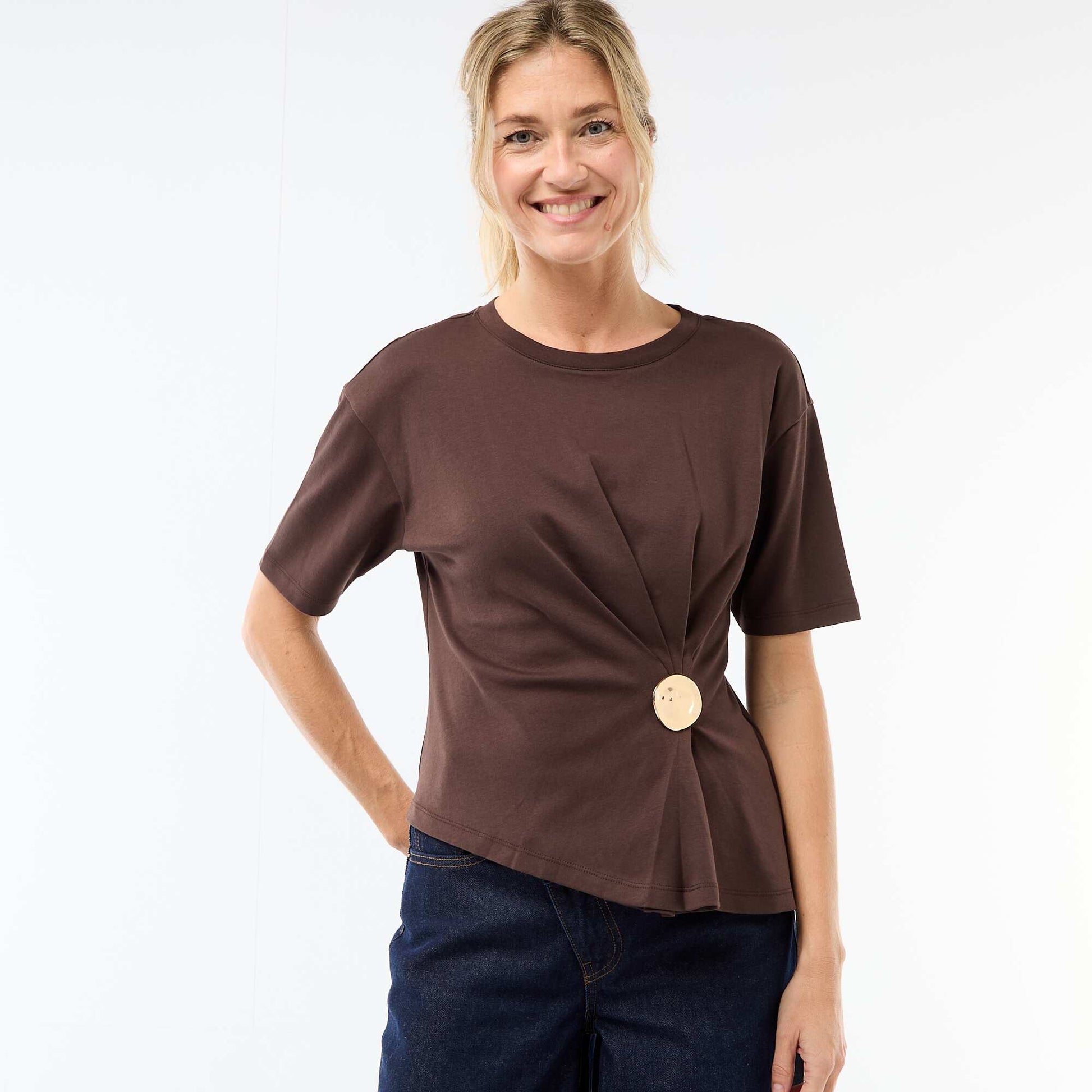 Draped Short-Sleeve T-Shirt with Costume Jewelry BROWN