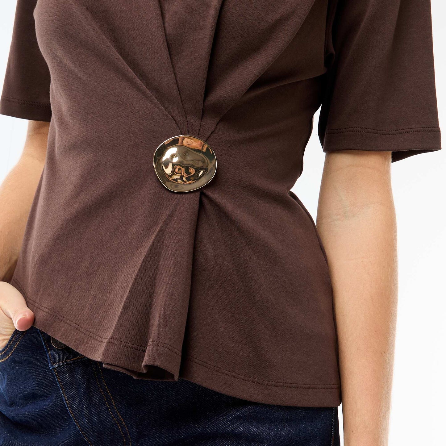 Draped Short-Sleeve T-Shirt with Costume Jewelry BROWN