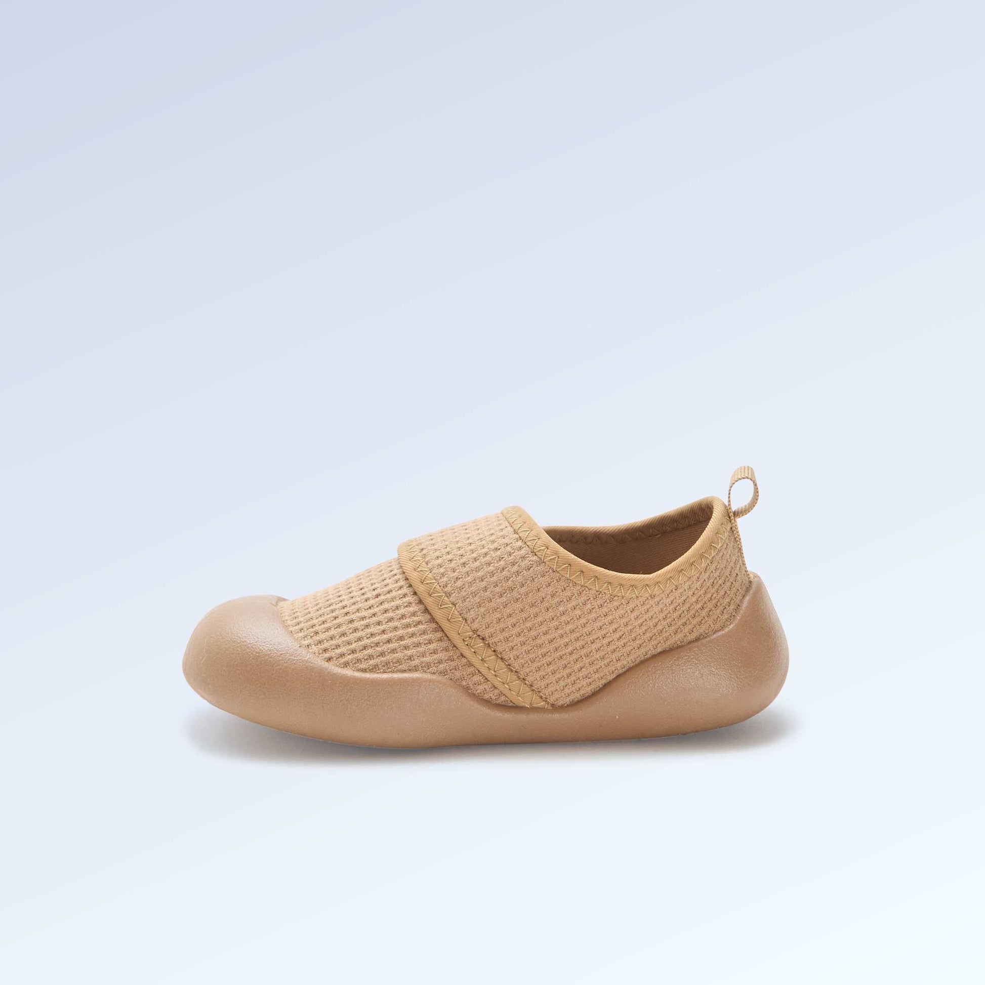 Kitchoun Motor Skills Slippers - Stage 4 'Walking' BROWN