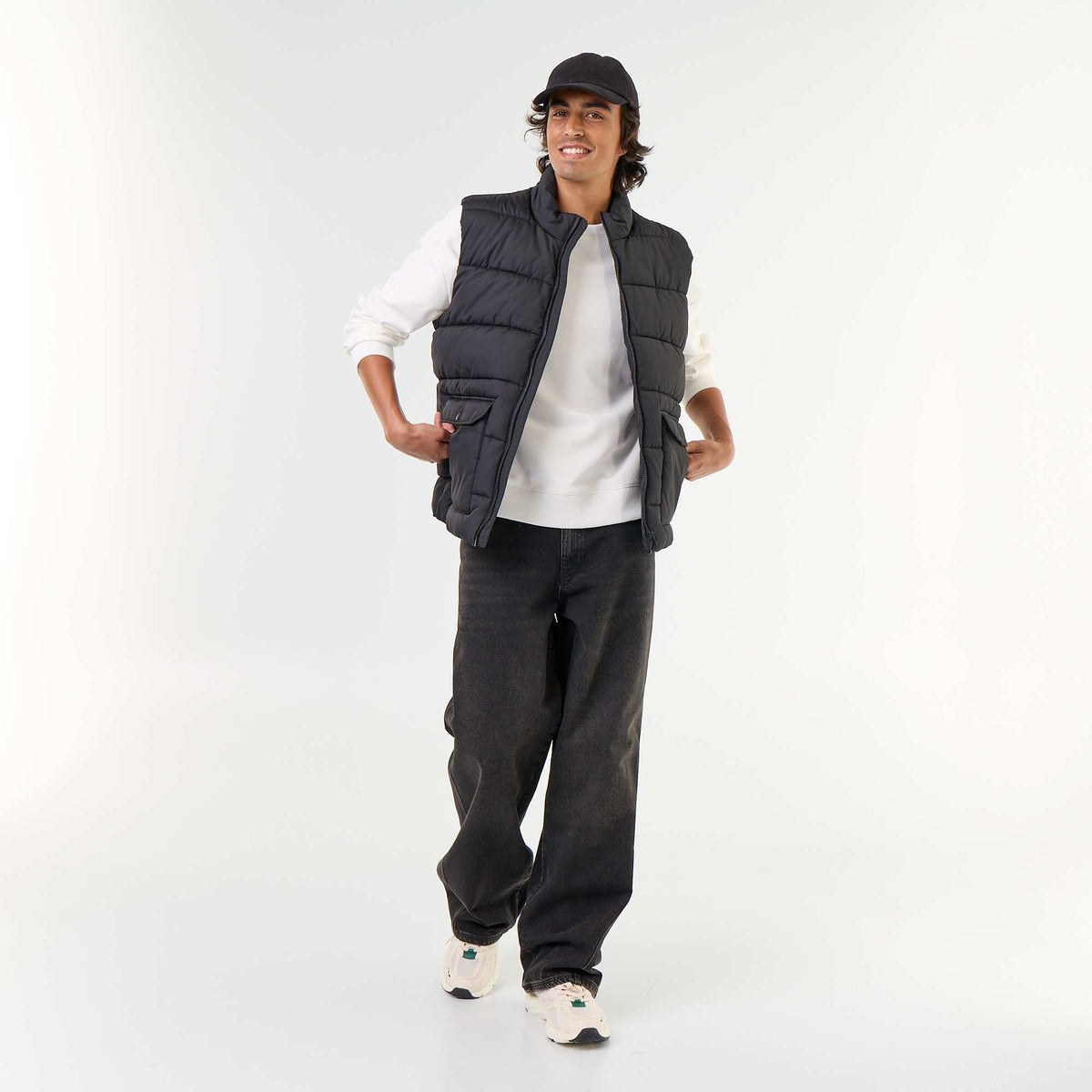 Lightweight sleeveless puffer jacket BLACK