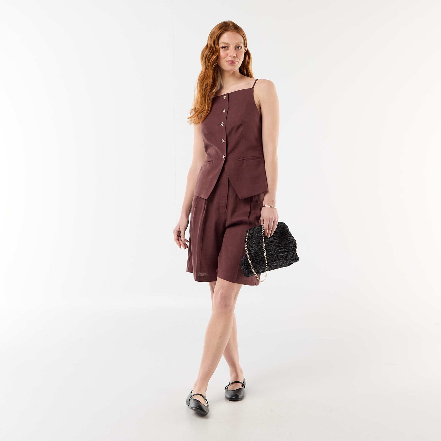 Linen Top with a Vest-Like Feel BROWN