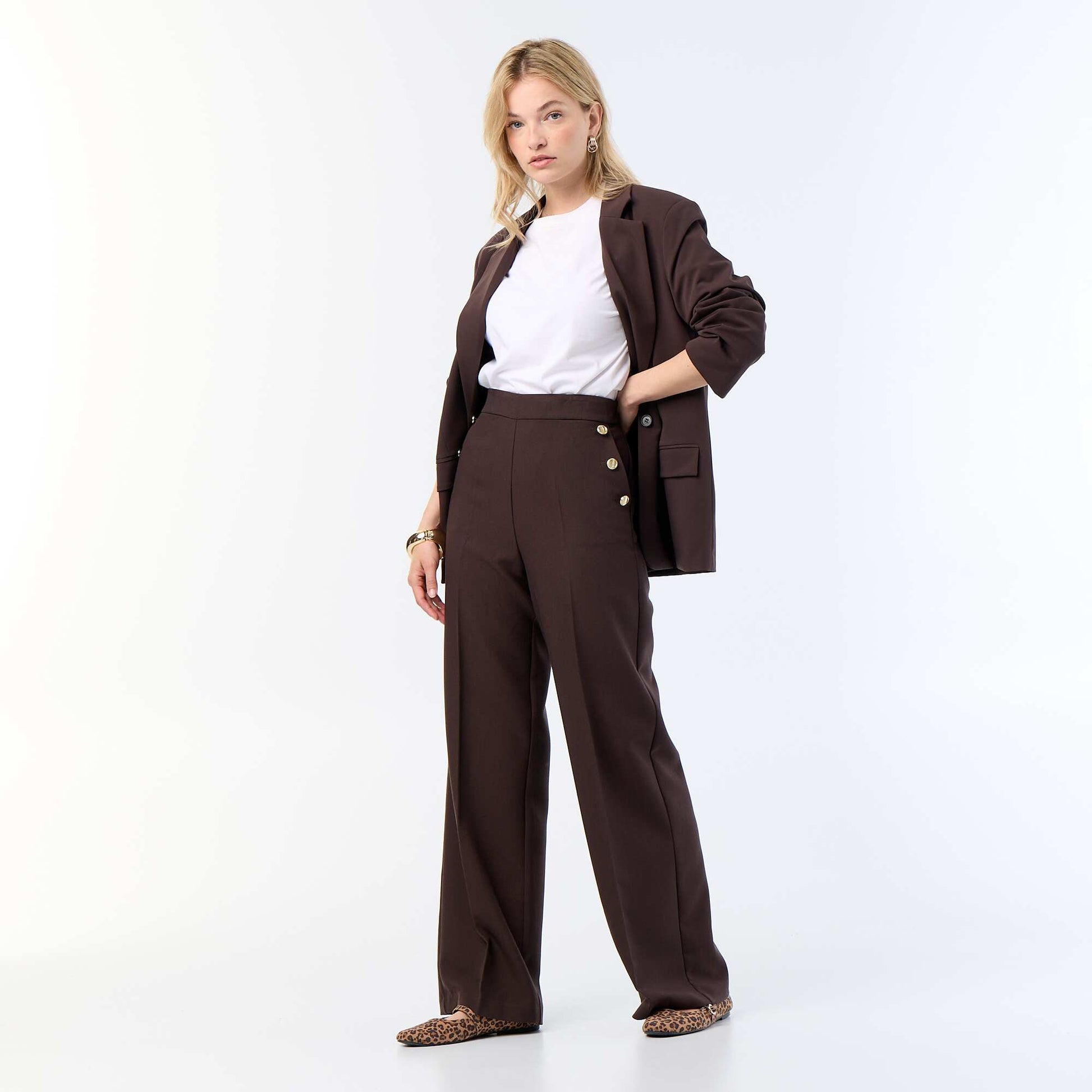 Wide-leg trousers with fancy gold buttons on the pockets BROWN