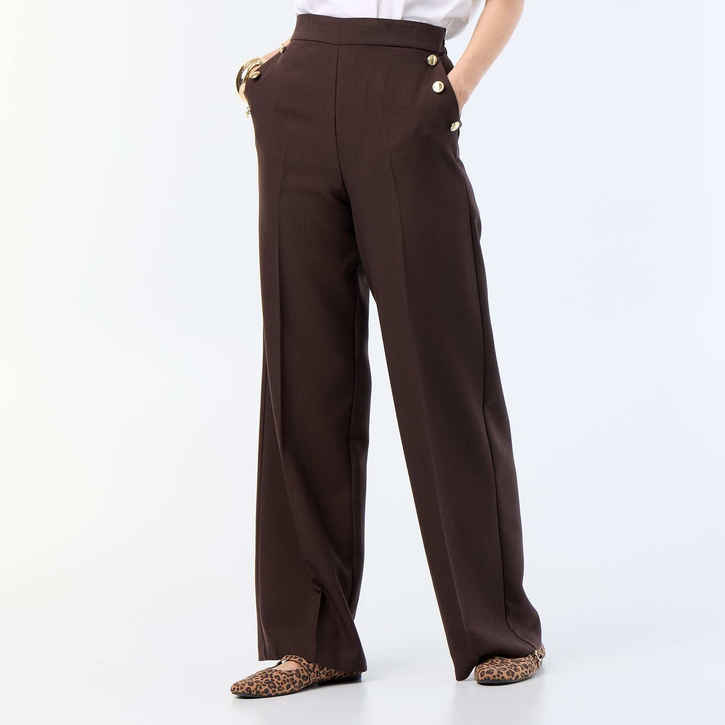Wide-leg trousers with fancy gold buttons on the pockets BROWN