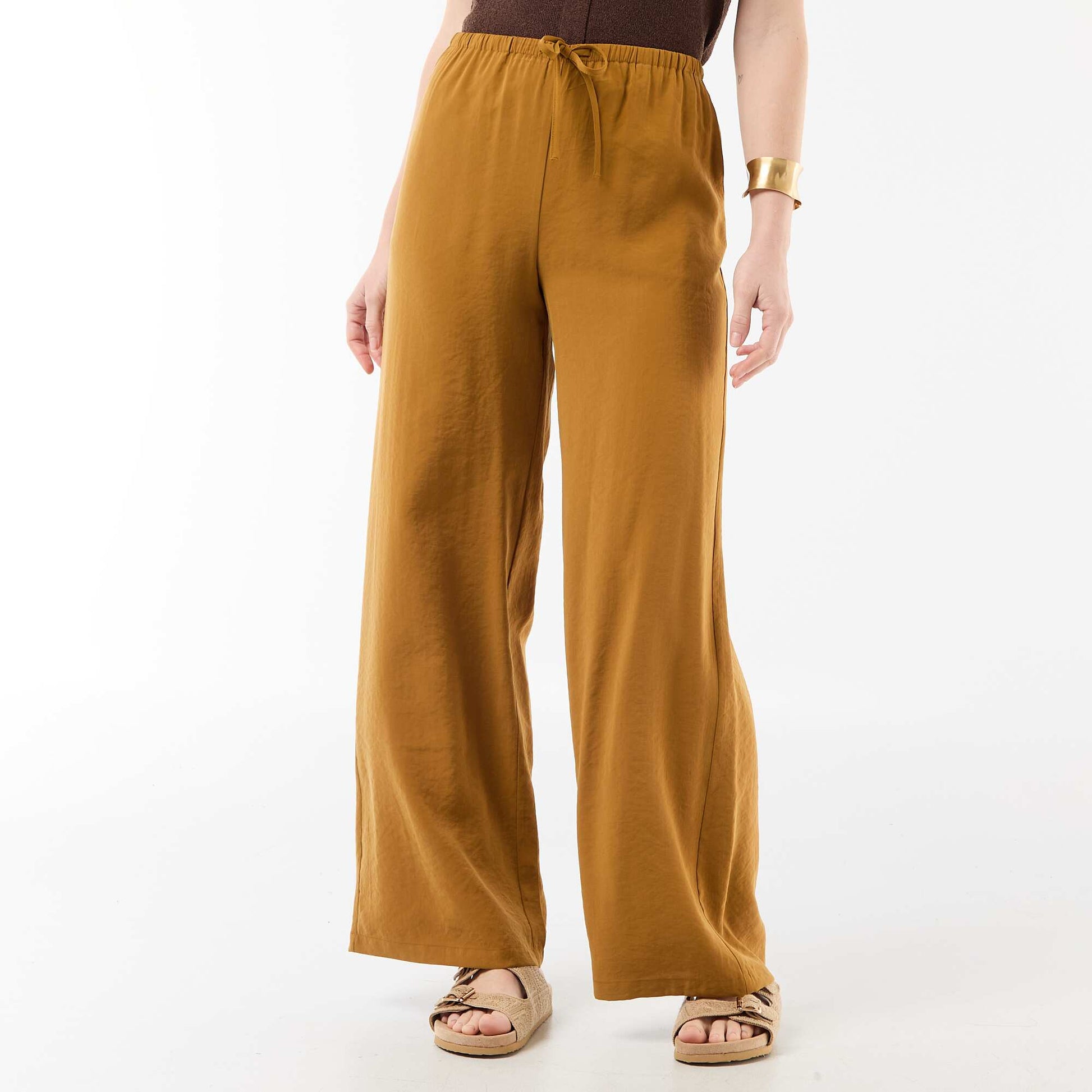 Wide-leg trousers in fluid fabric BROWN
