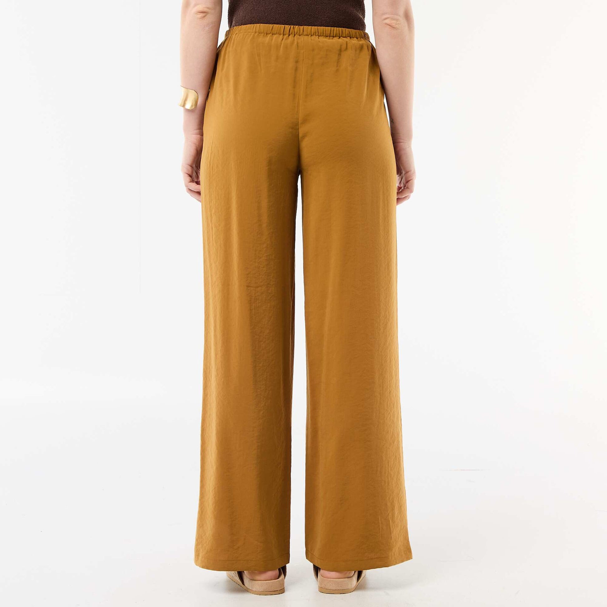 Wide-leg trousers in fluid fabric BROWN