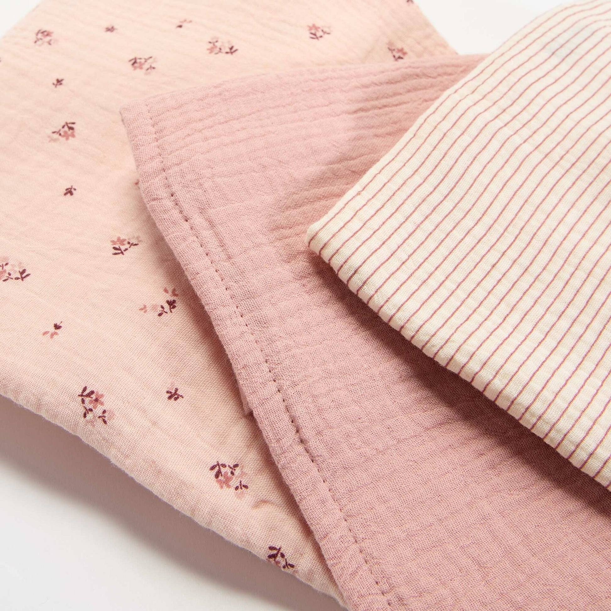 Set of 3 Cotton Gauze Swaddles PINK