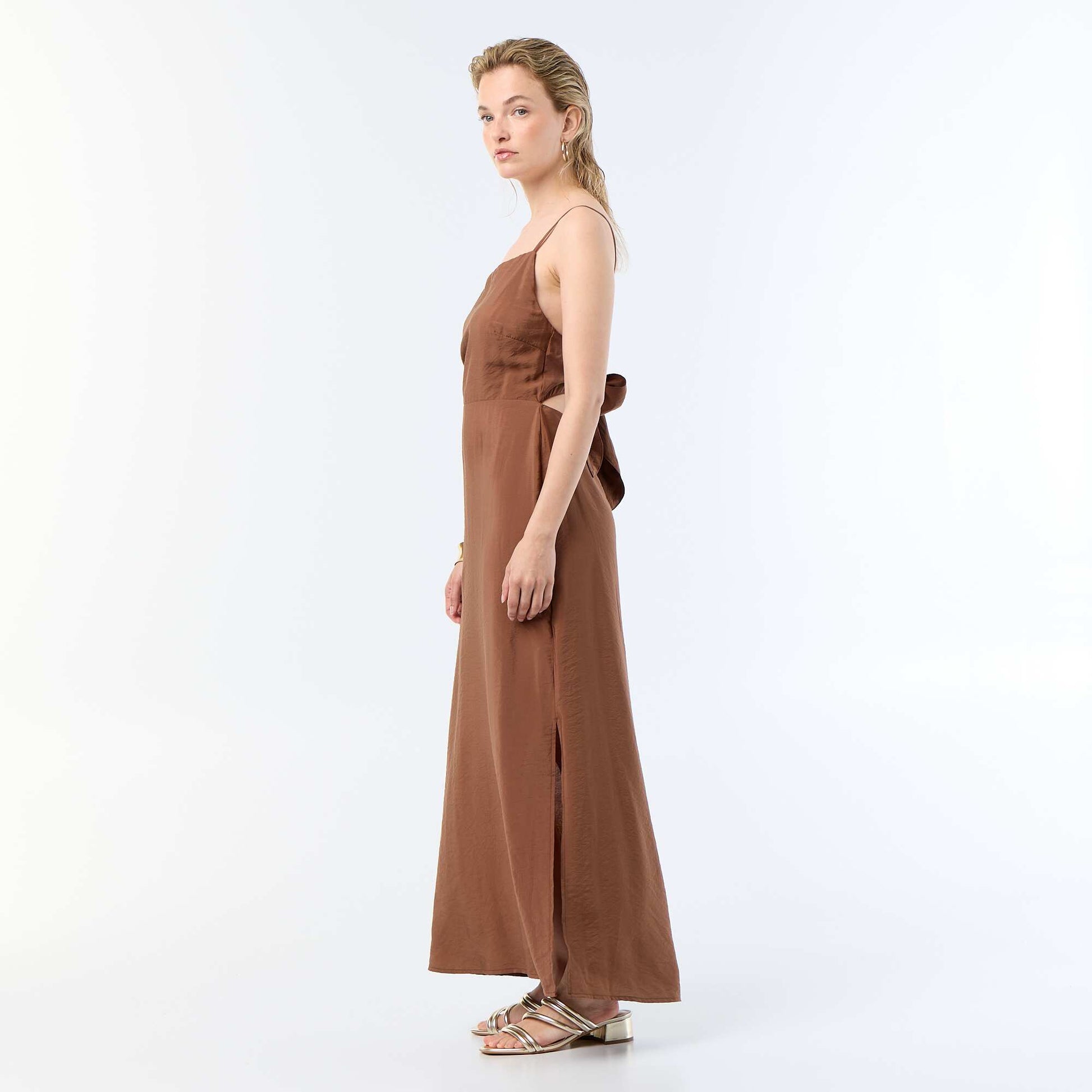 Long satin dress with thin straps BROWN