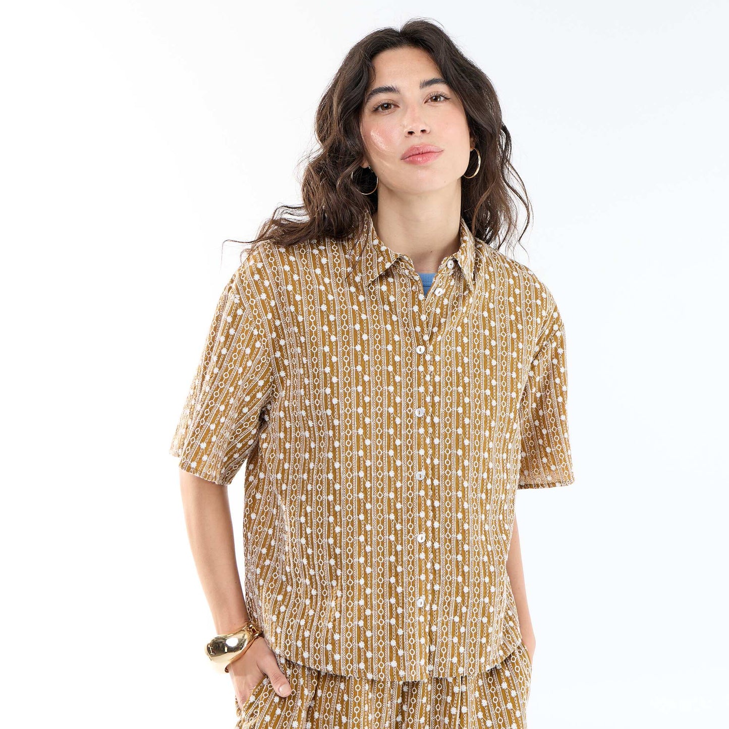 Embroidered short-sleeved shirt BROWN