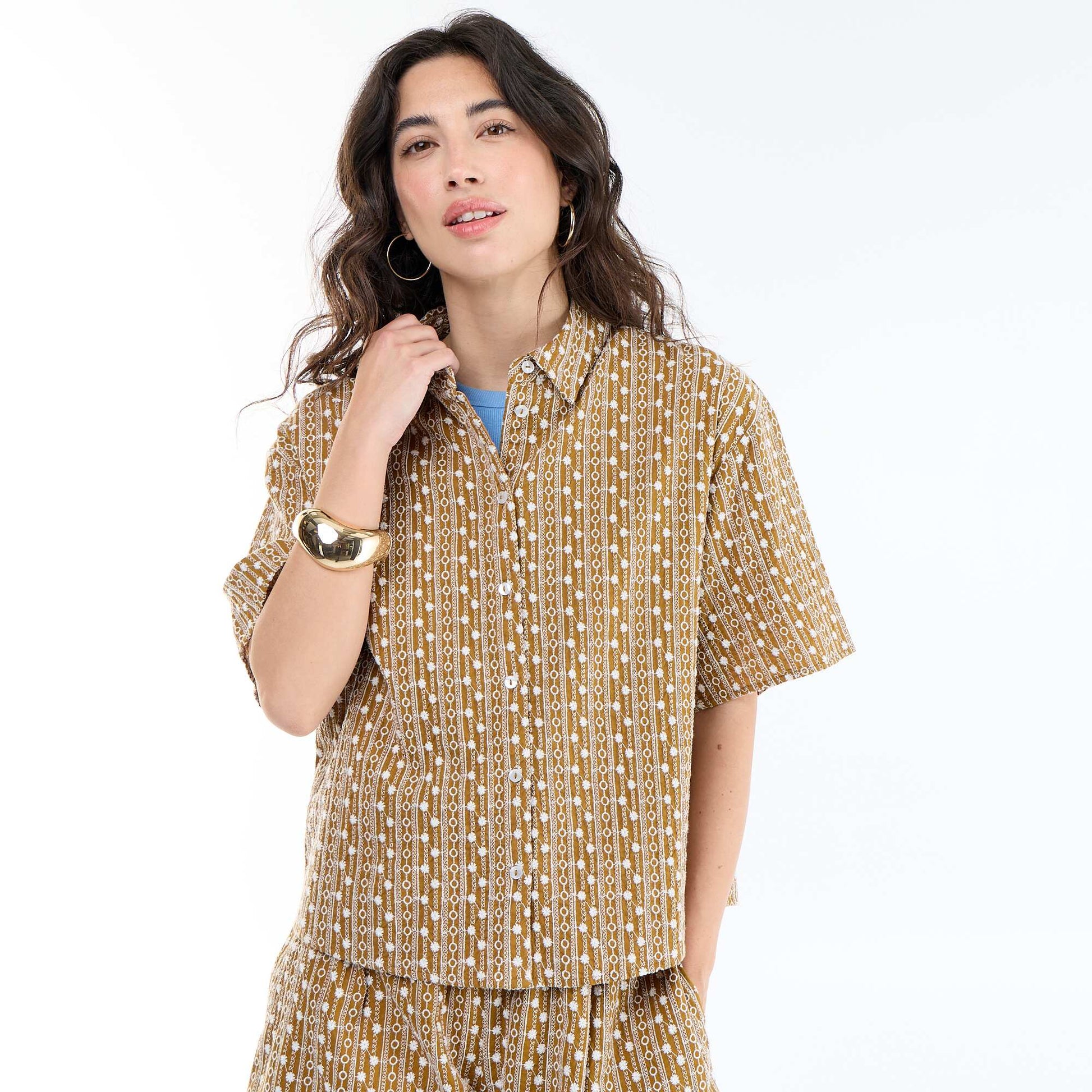 Embroidered short-sleeved shirt BROWN
