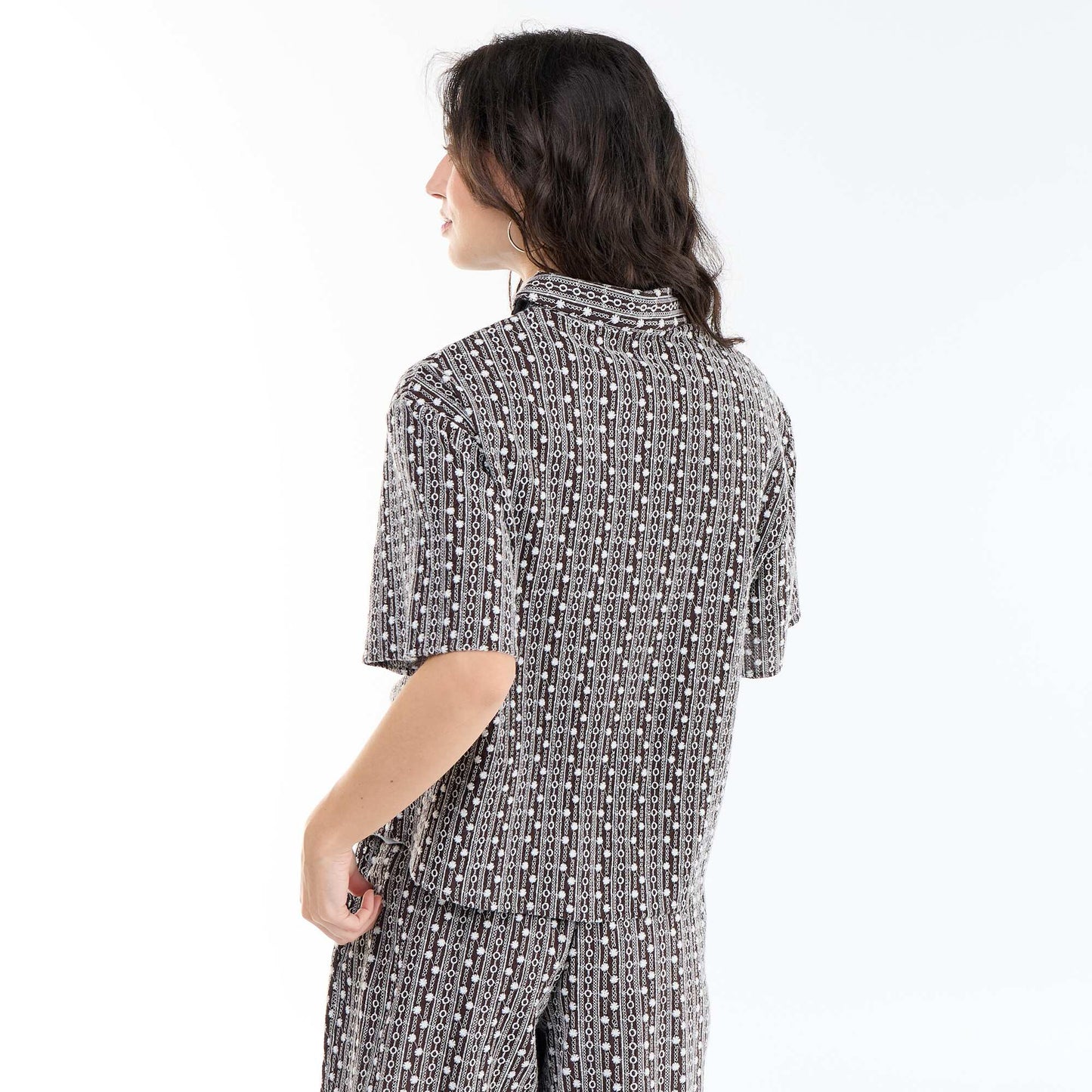 Embroidered short-sleeved shirt BROWN