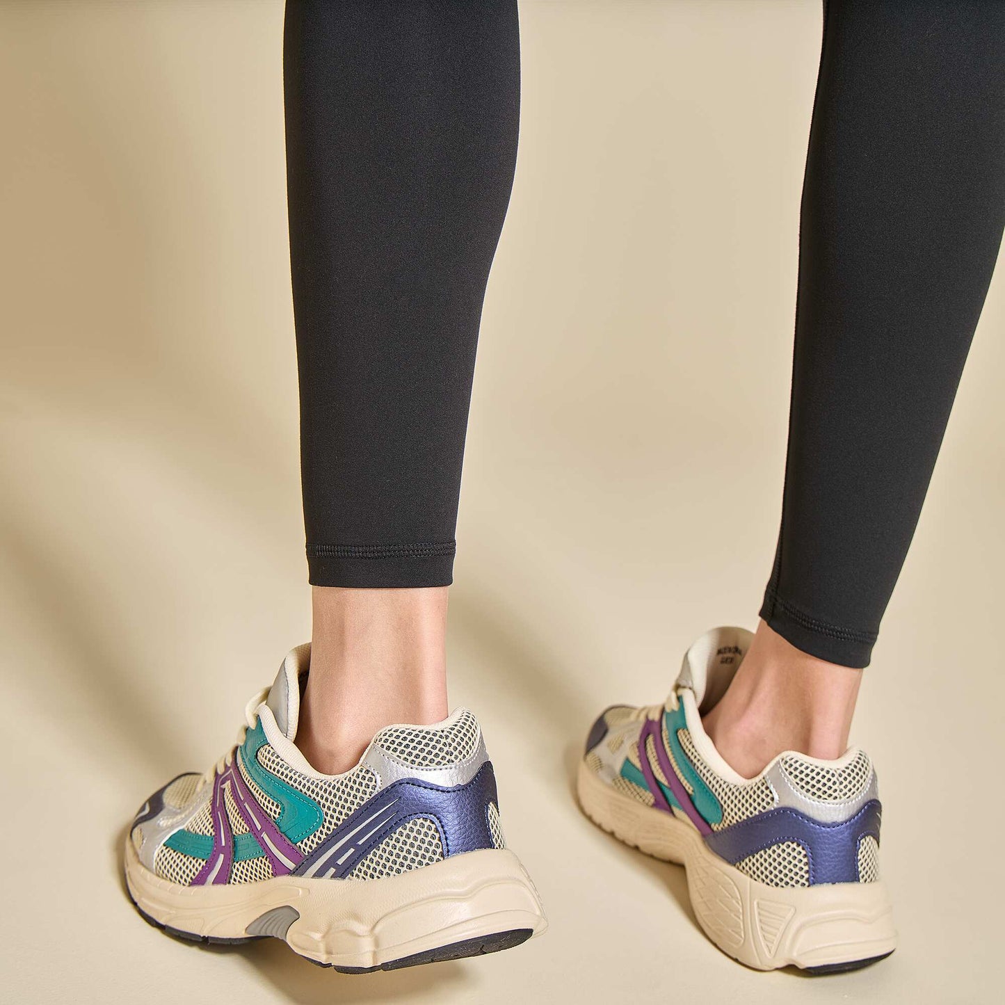 Sports leggings with pockets BLACK