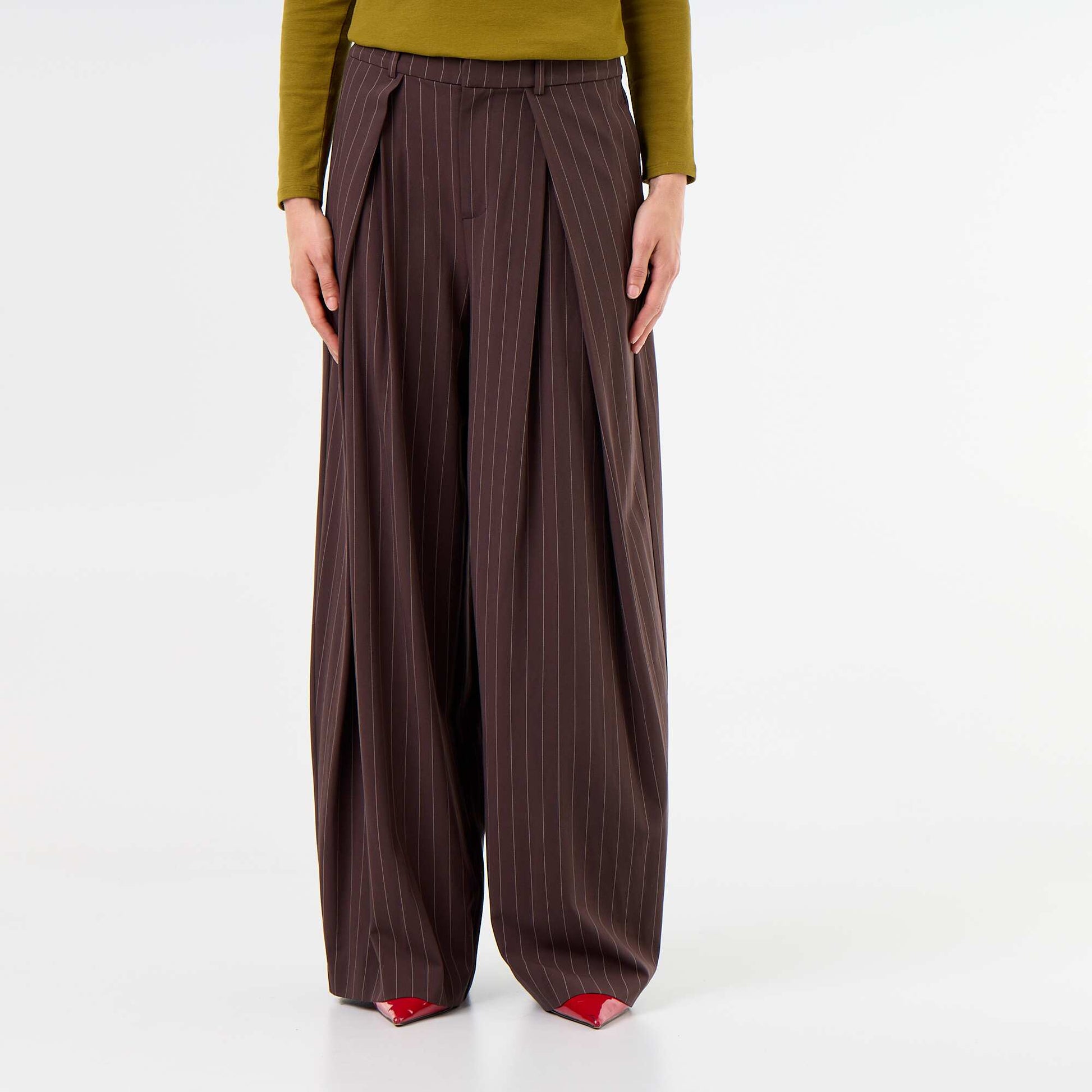 Pleated High-Waisted Wide-Leg Trousers BROWN