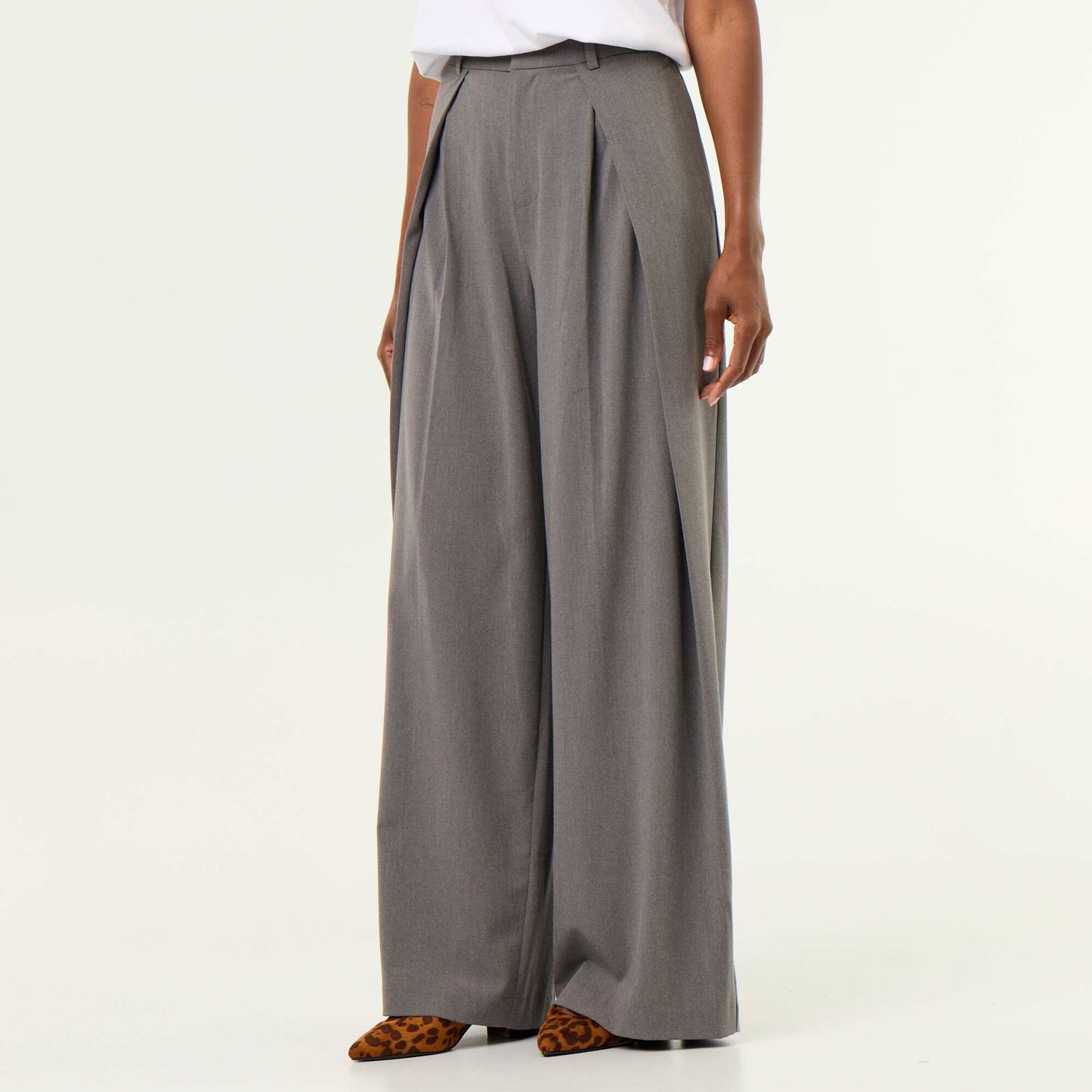 Pleated High-Waisted Wide-Leg Trousers GREY