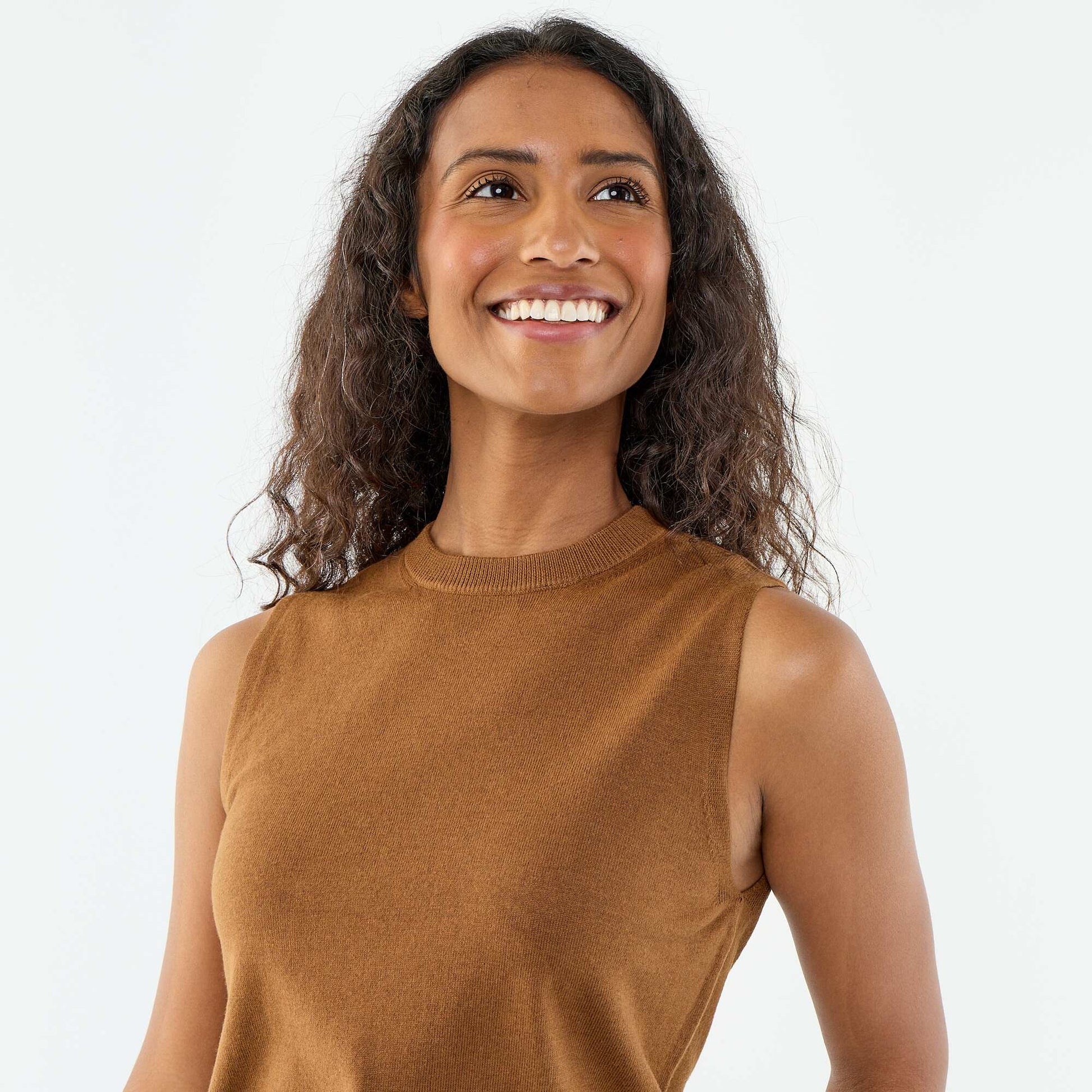 Sleeveless Round-Neck Sweater BROWN