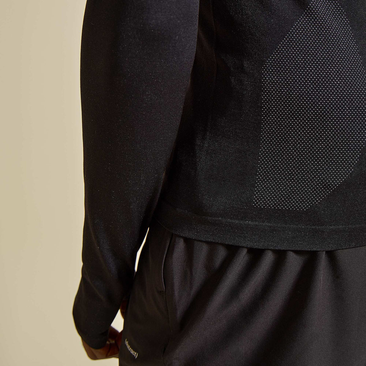 Long-sleeved sports t-shirt - ekstract BLACK